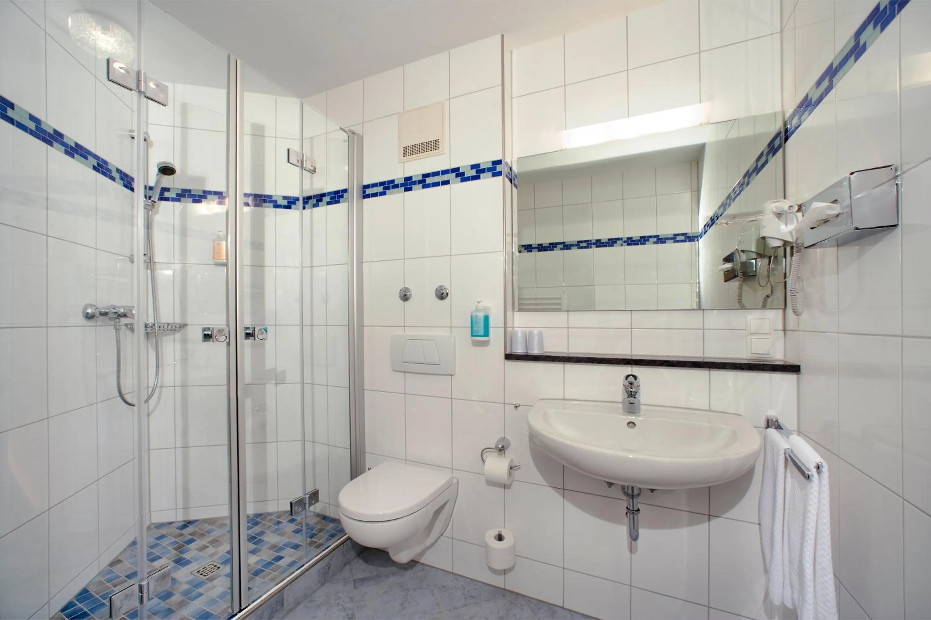 Bathroom in Hotel Villa am Rhein