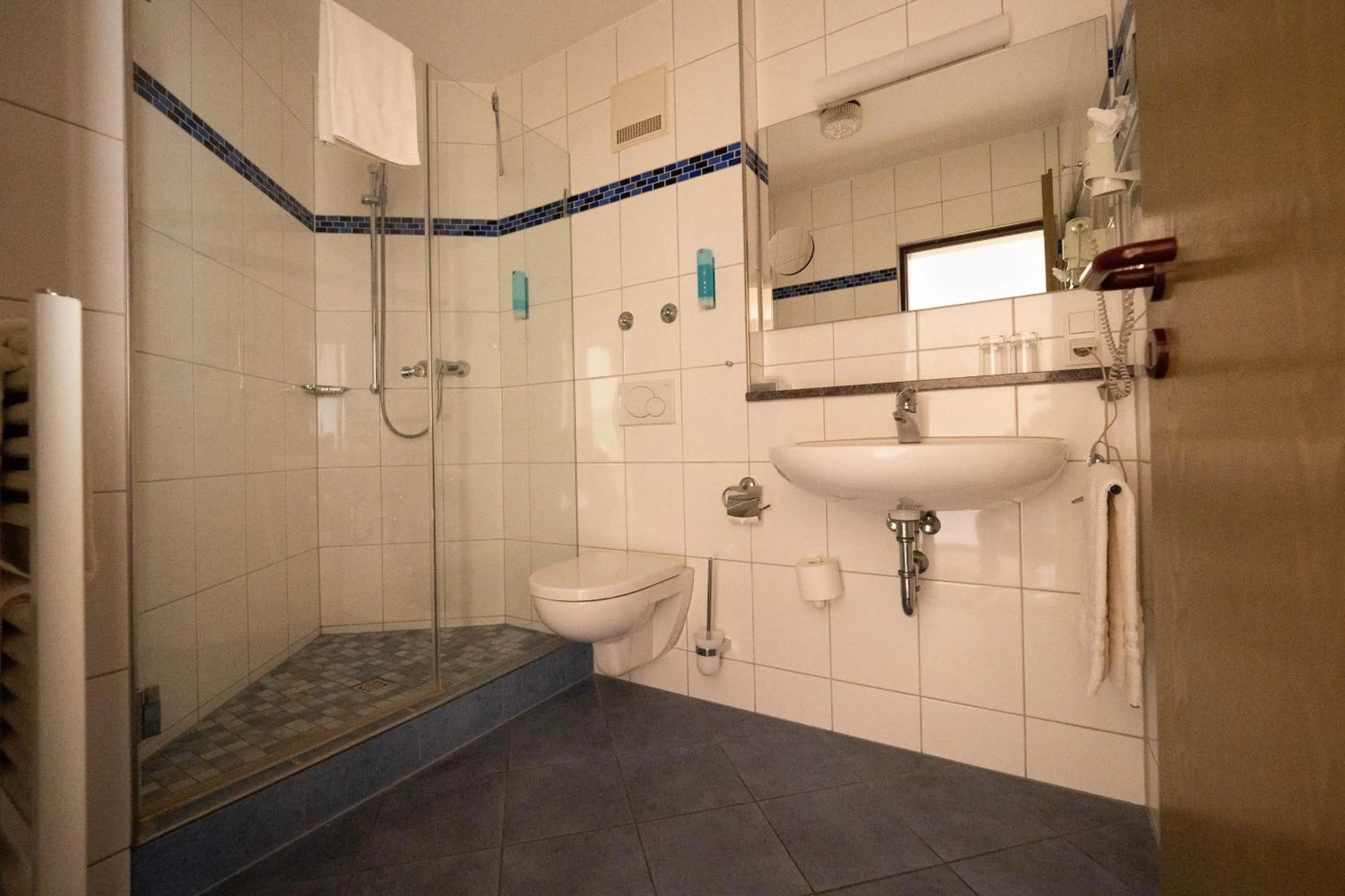 Bathroom in Hotel Villa am Rhein