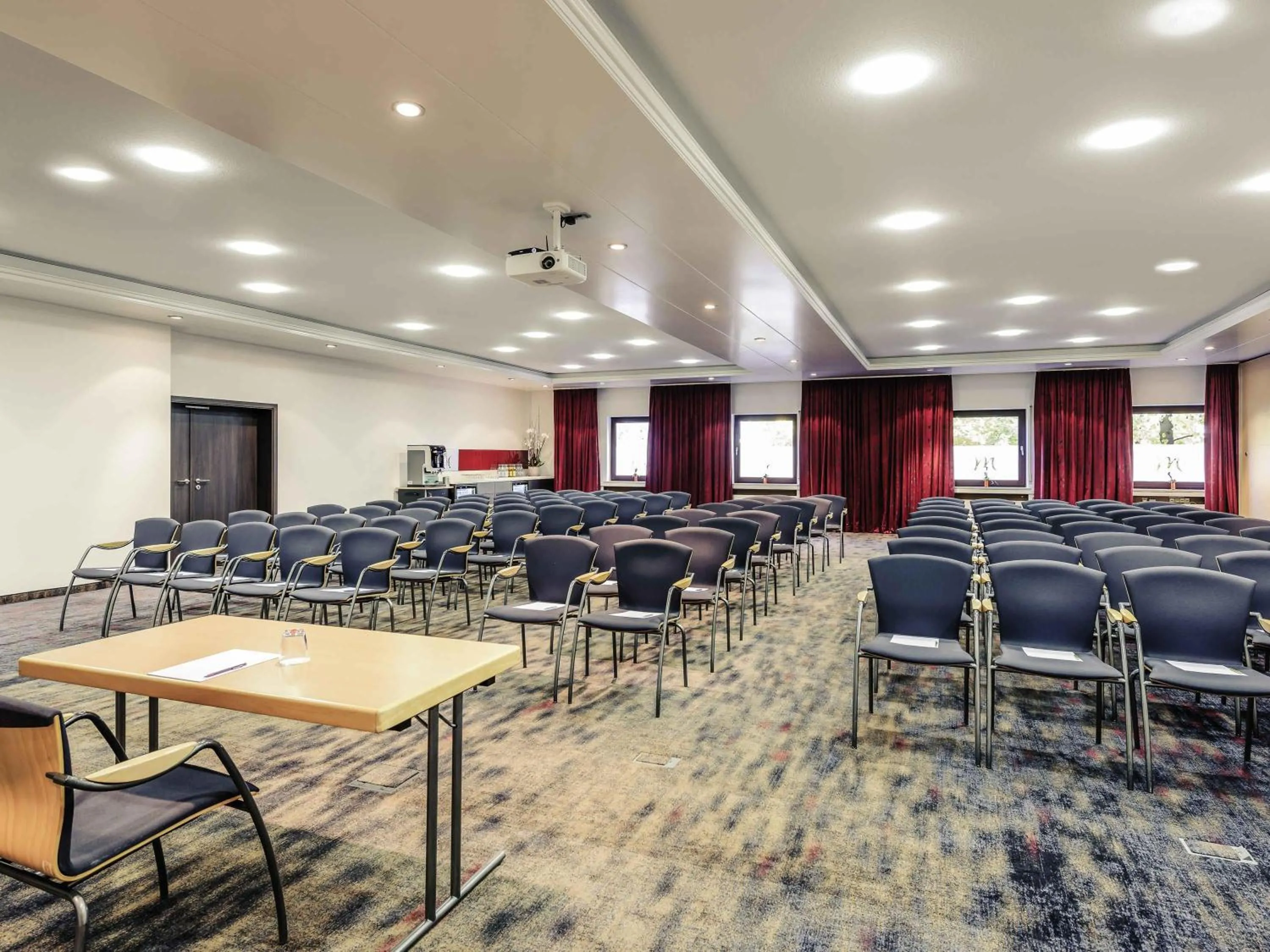 Meeting/conference room in Mercure Hotel München Süd Messe