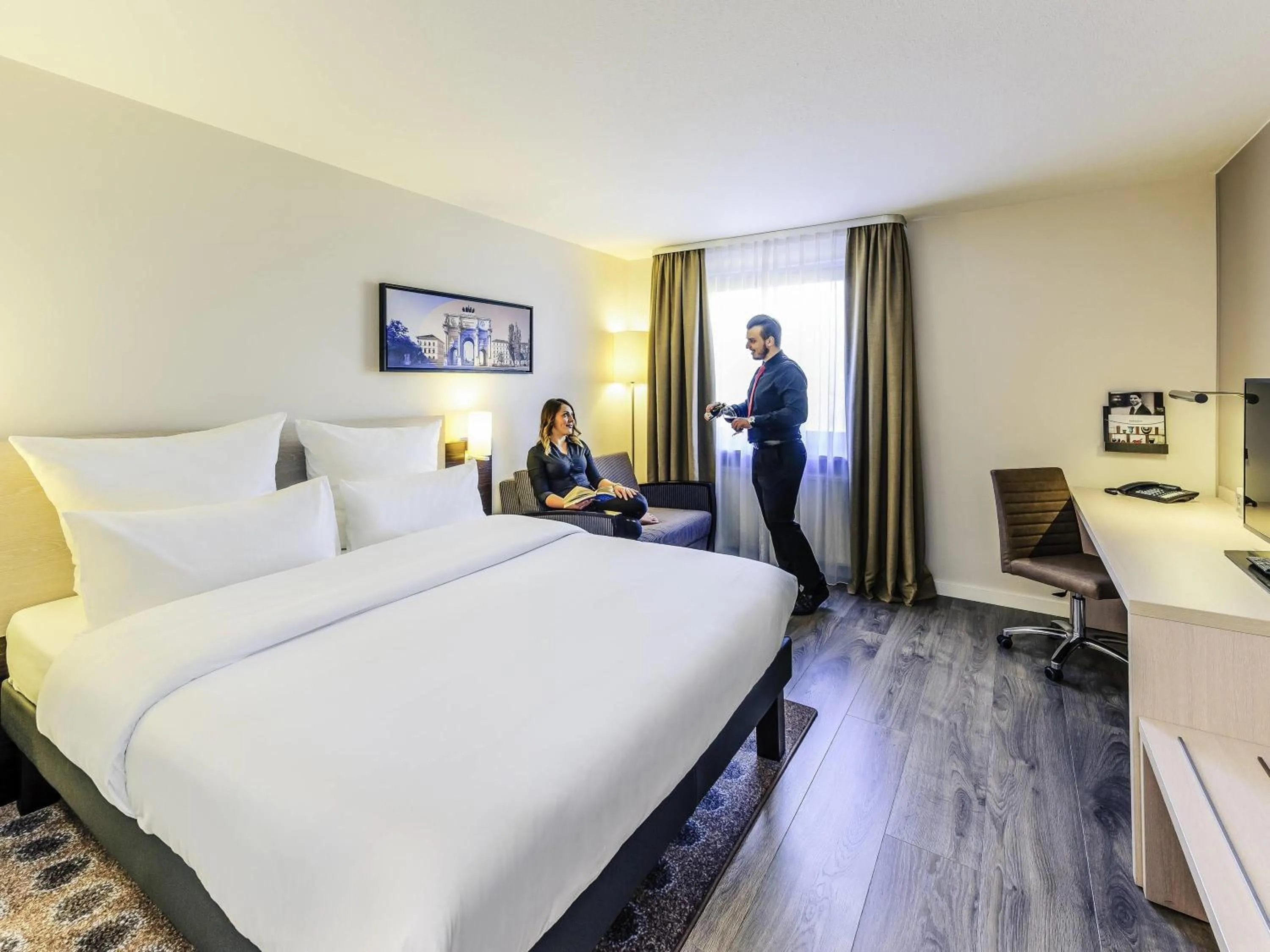 Bedroom, Bed in Mercure Hotel München Süd Messe