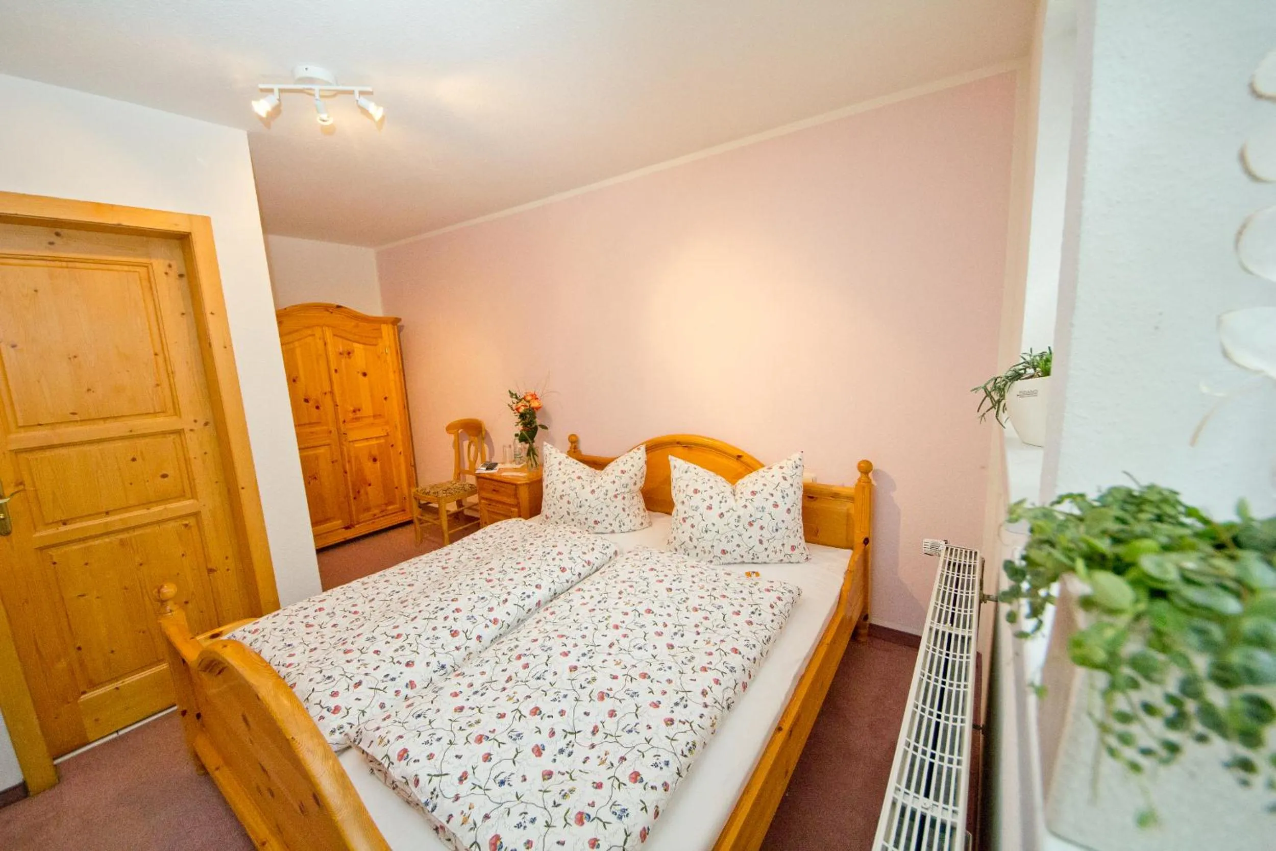 Photo of the whole room, Bed in Hotel Garni Am Klostermarkt