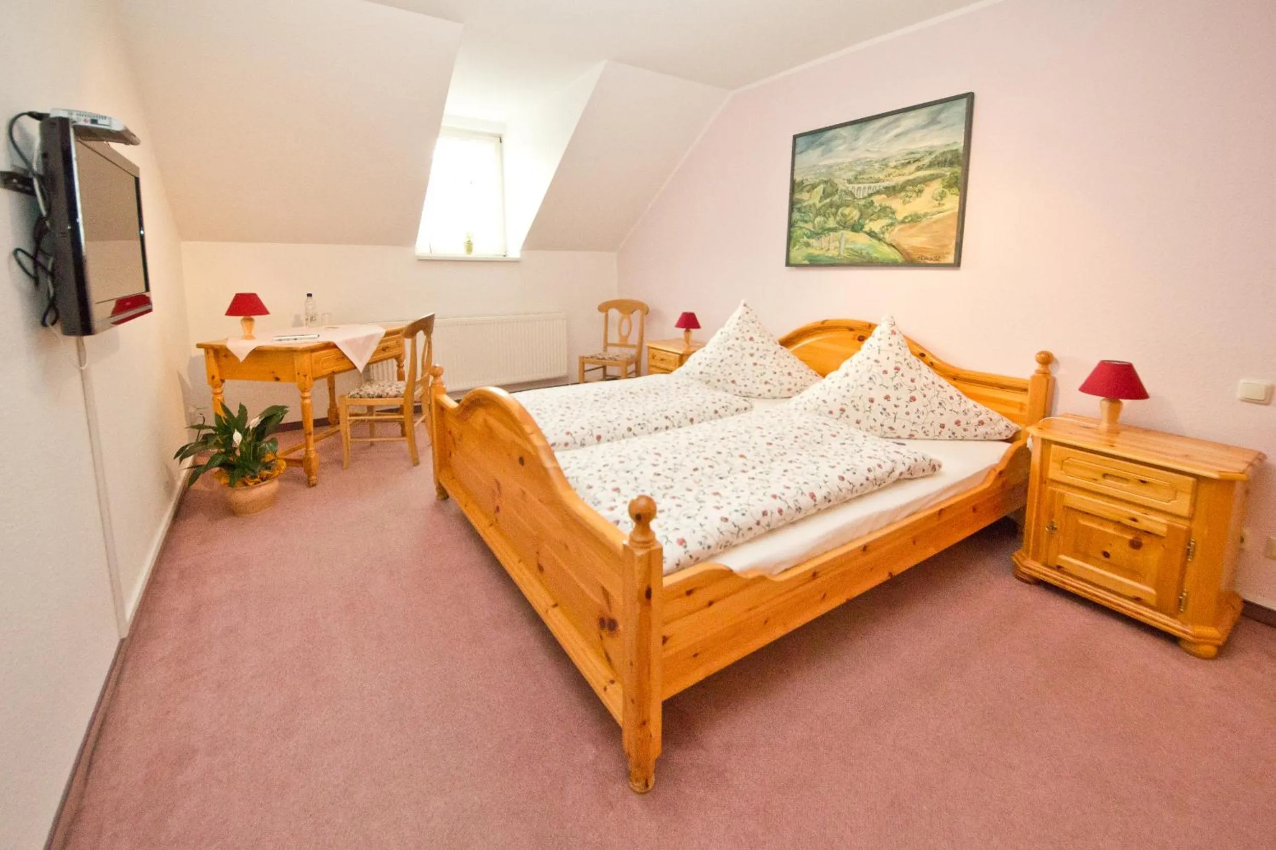 Photo of the whole room, Bed in Hotel Garni Am Klostermarkt