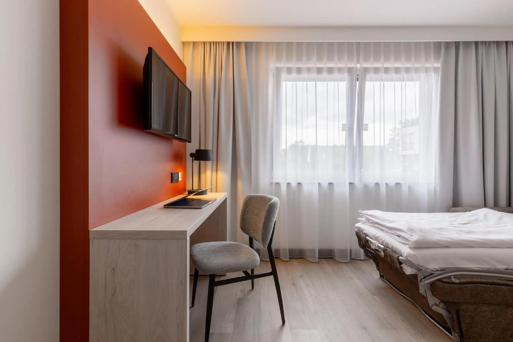 Photo of the whole room, Bed in Garner Hotel Oberhausen