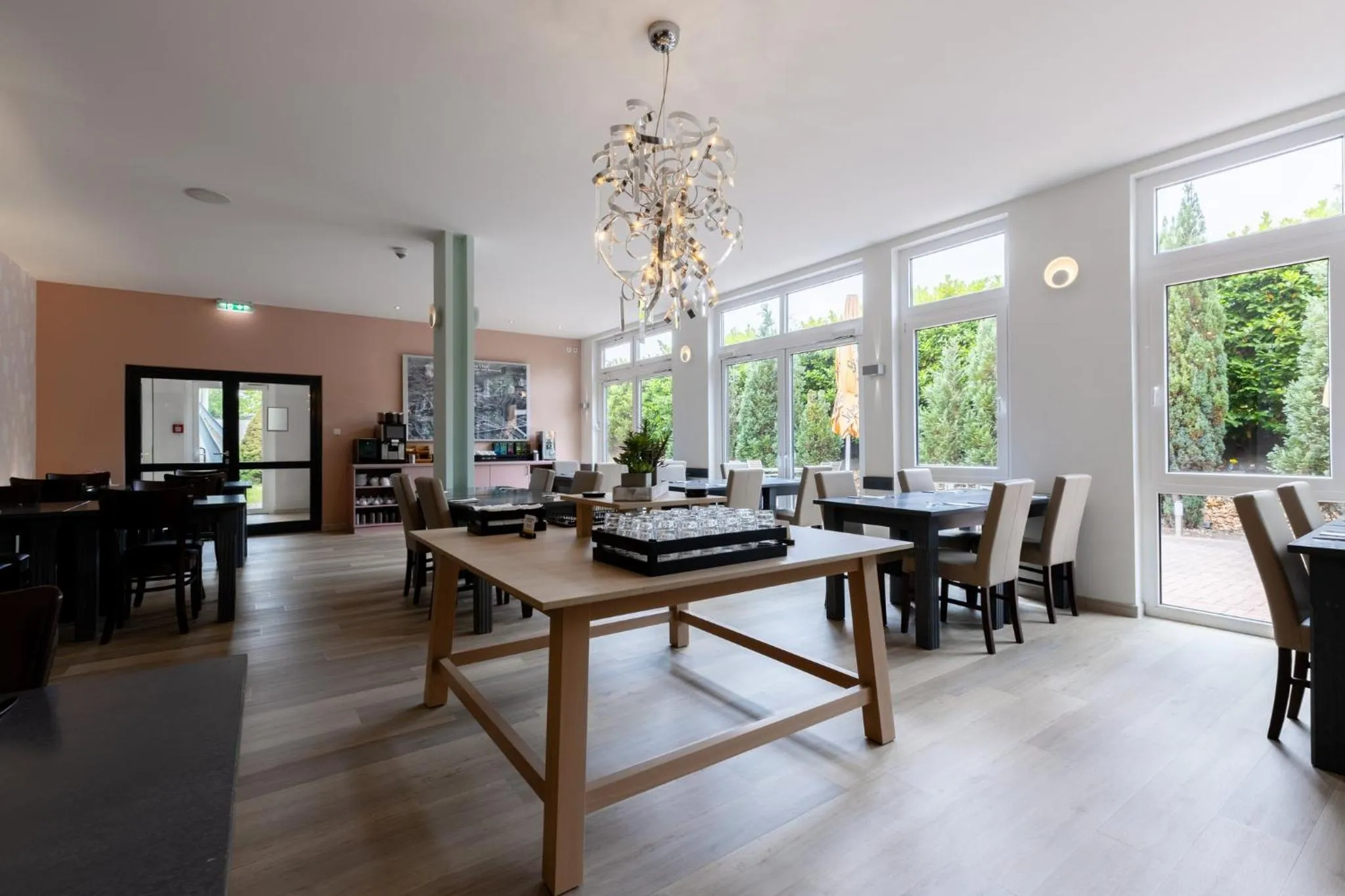 Restaurant/places to eat in Garner Hotel Oberhausen