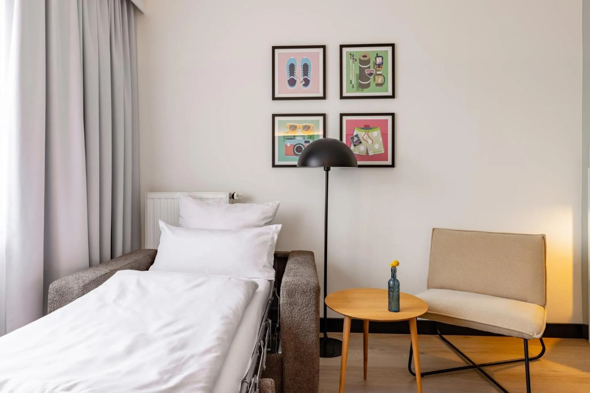 Photo of the whole room, Bed in Garner Hotel Oberhausen