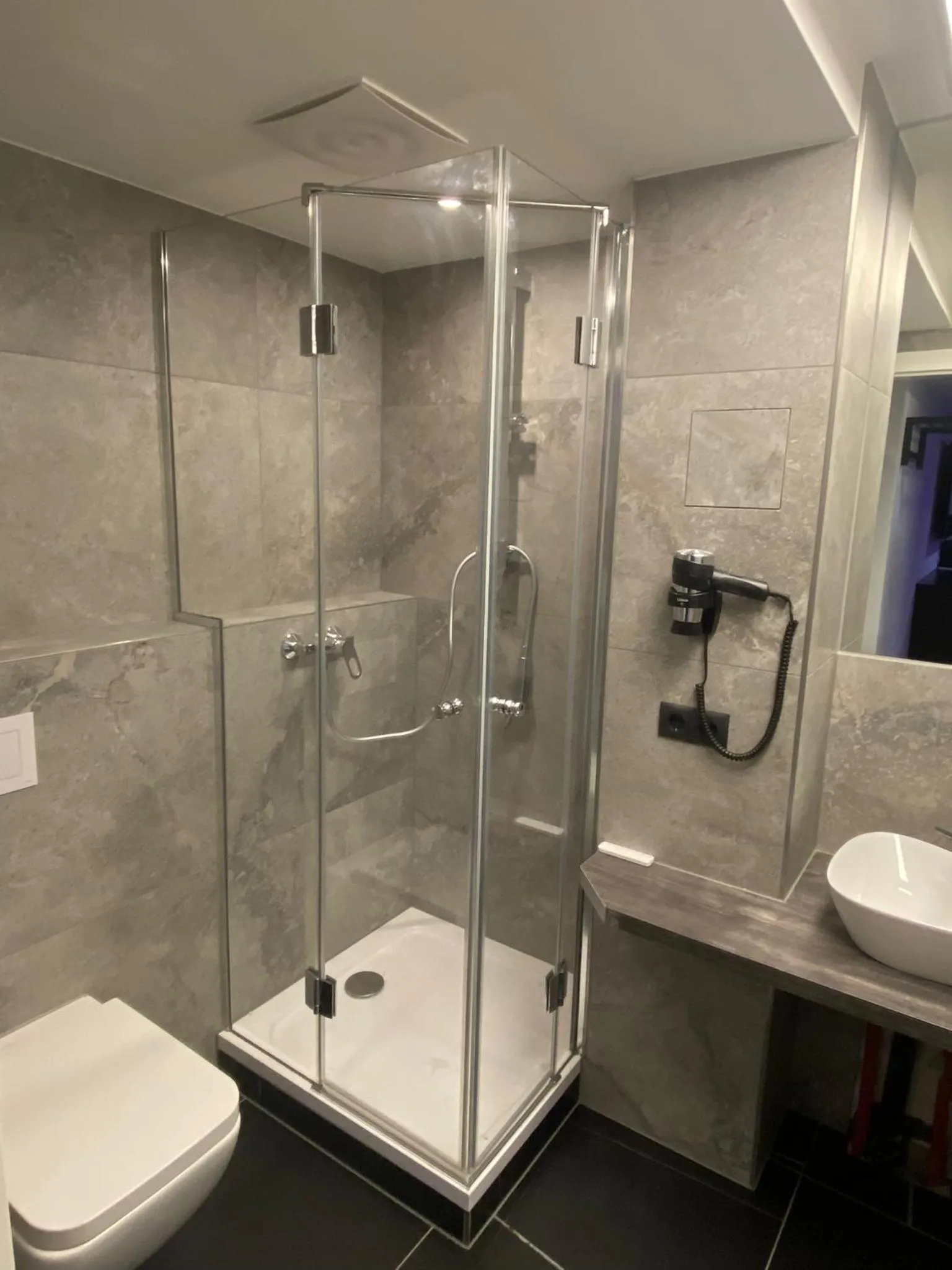 Shower in The Place Boutique & Design Hotel Flachau