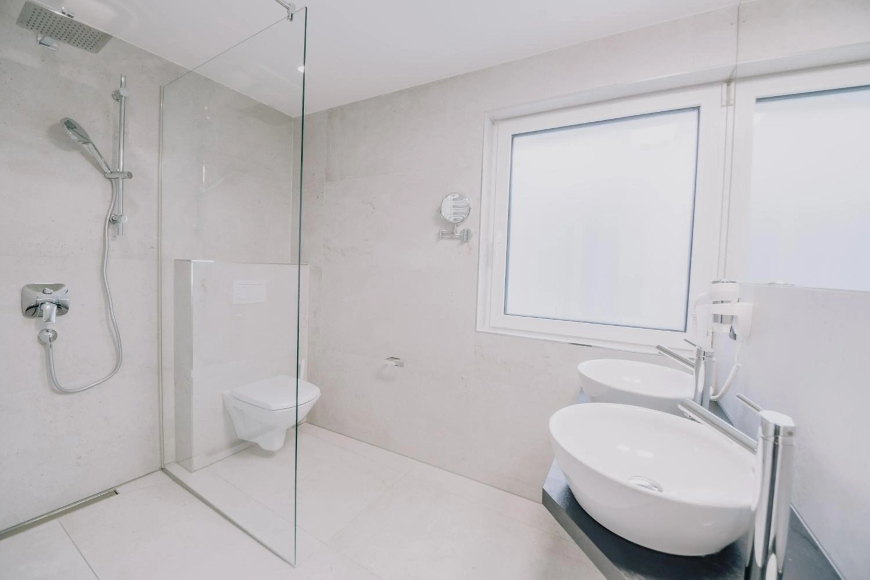 Shower in The Place Boutique & Design Hotel Flachau