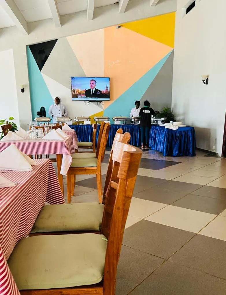 Restaurant/places to eat in Tropic Garden Hotel