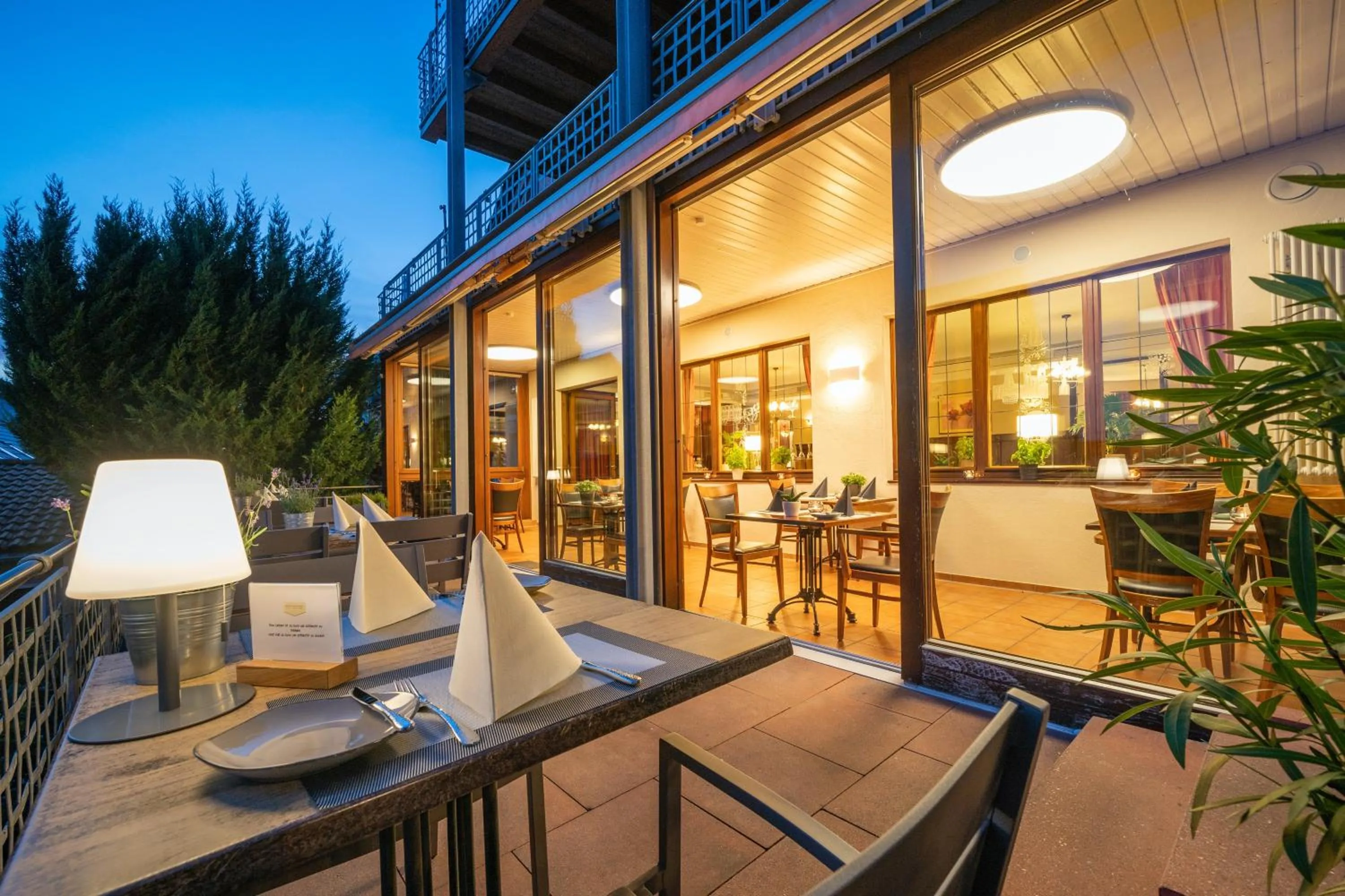 Restaurant/places to eat in BnB Fliegerhaeusle Hagnau 24h Self Check In