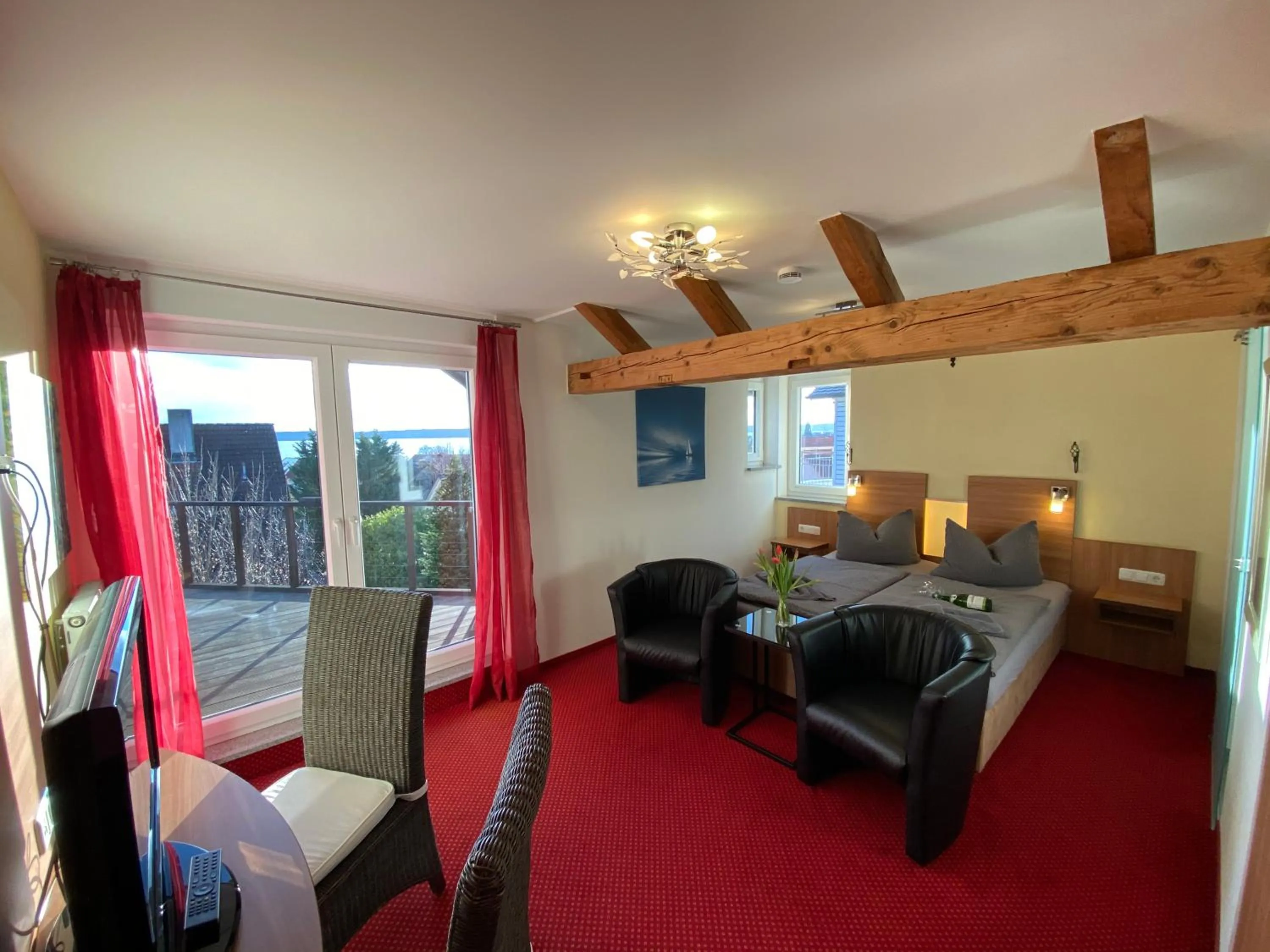 Photo of the whole room, Bed in BnB Fliegerhaeusle Hagnau 24h Self Check In