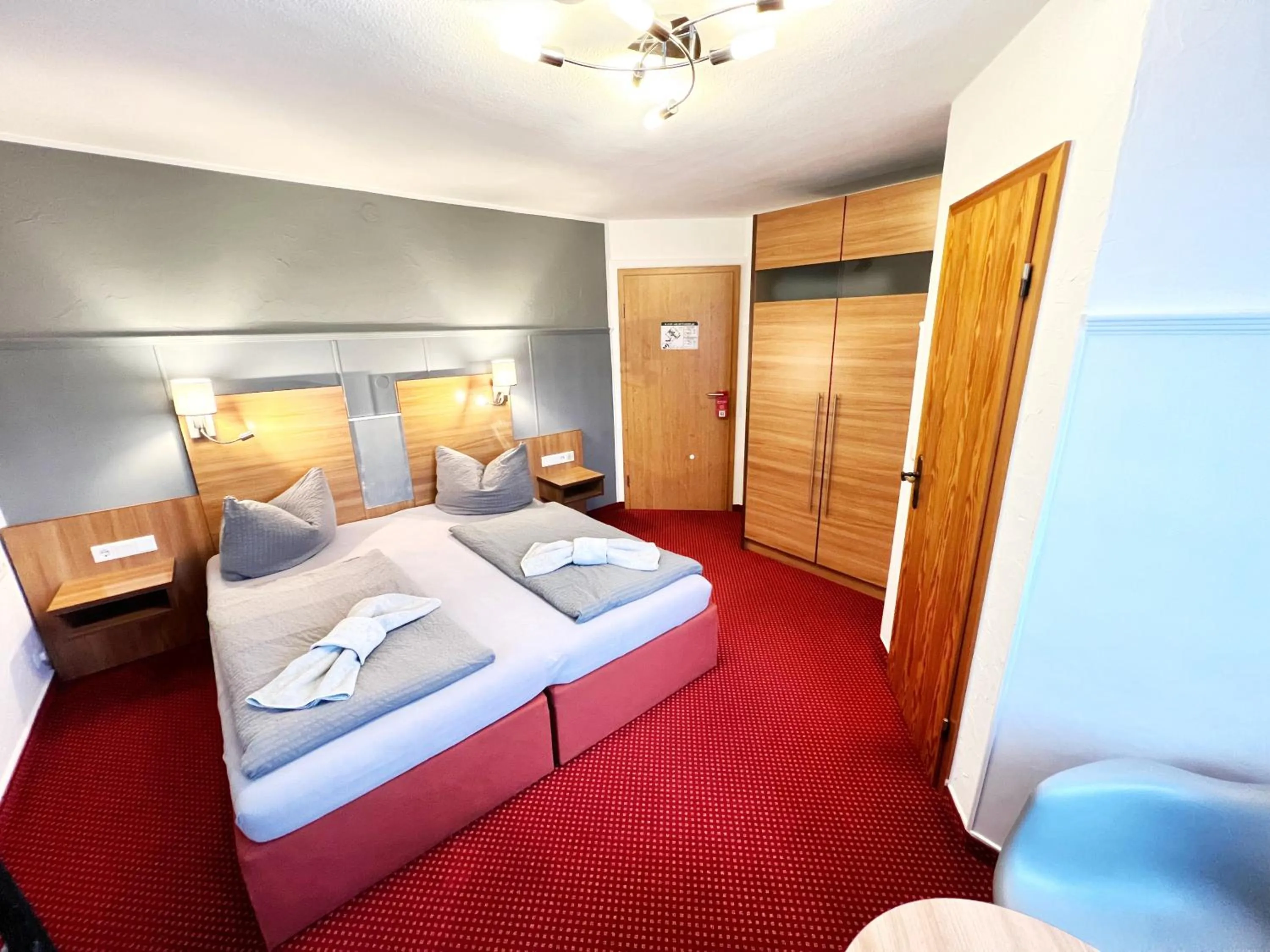 Photo of the whole room, Bed in BnB Fliegerhaeusle Hagnau 24h Self Check In