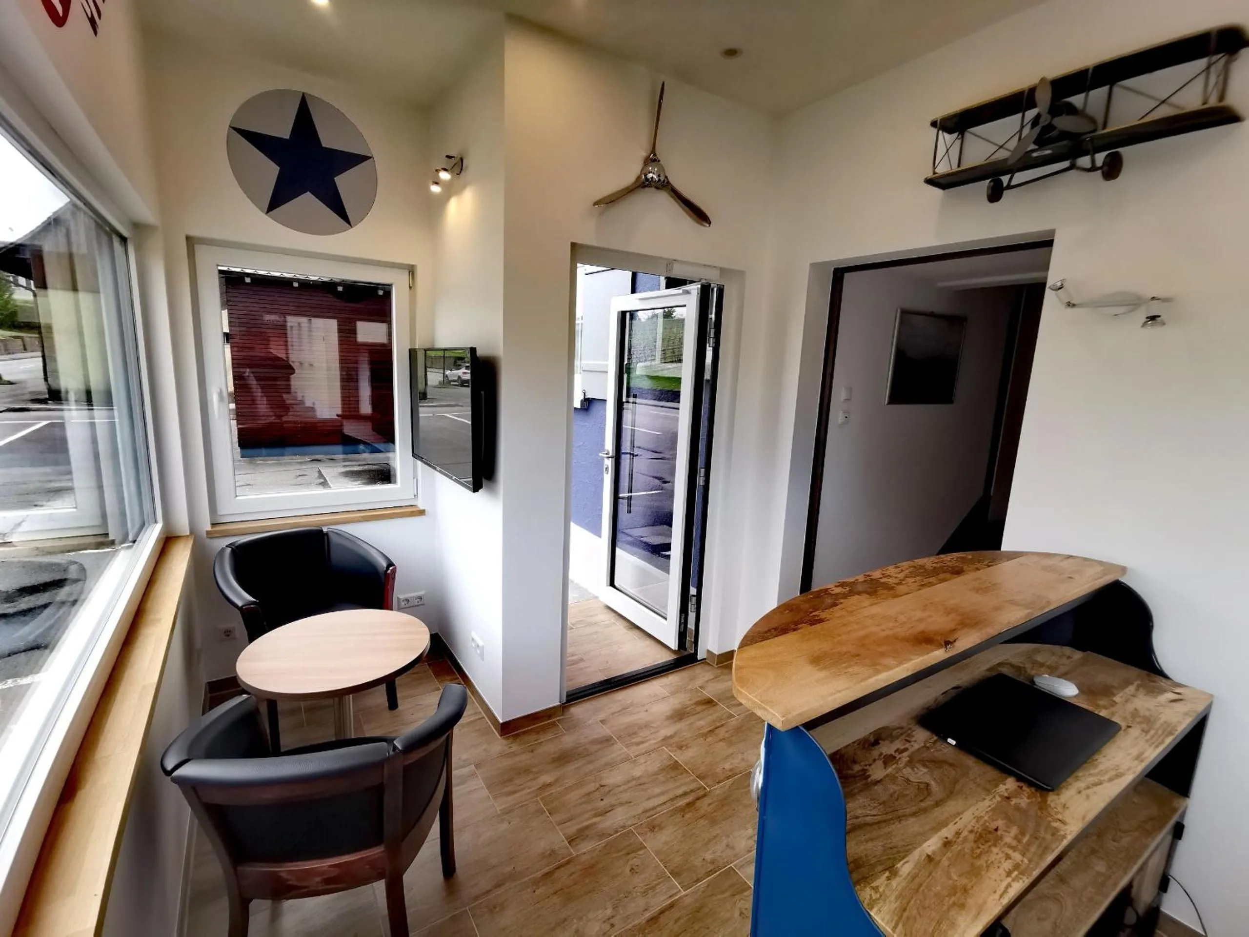 Lobby or reception in BnB Fliegerhaeusle Hagnau 24h Self Check In