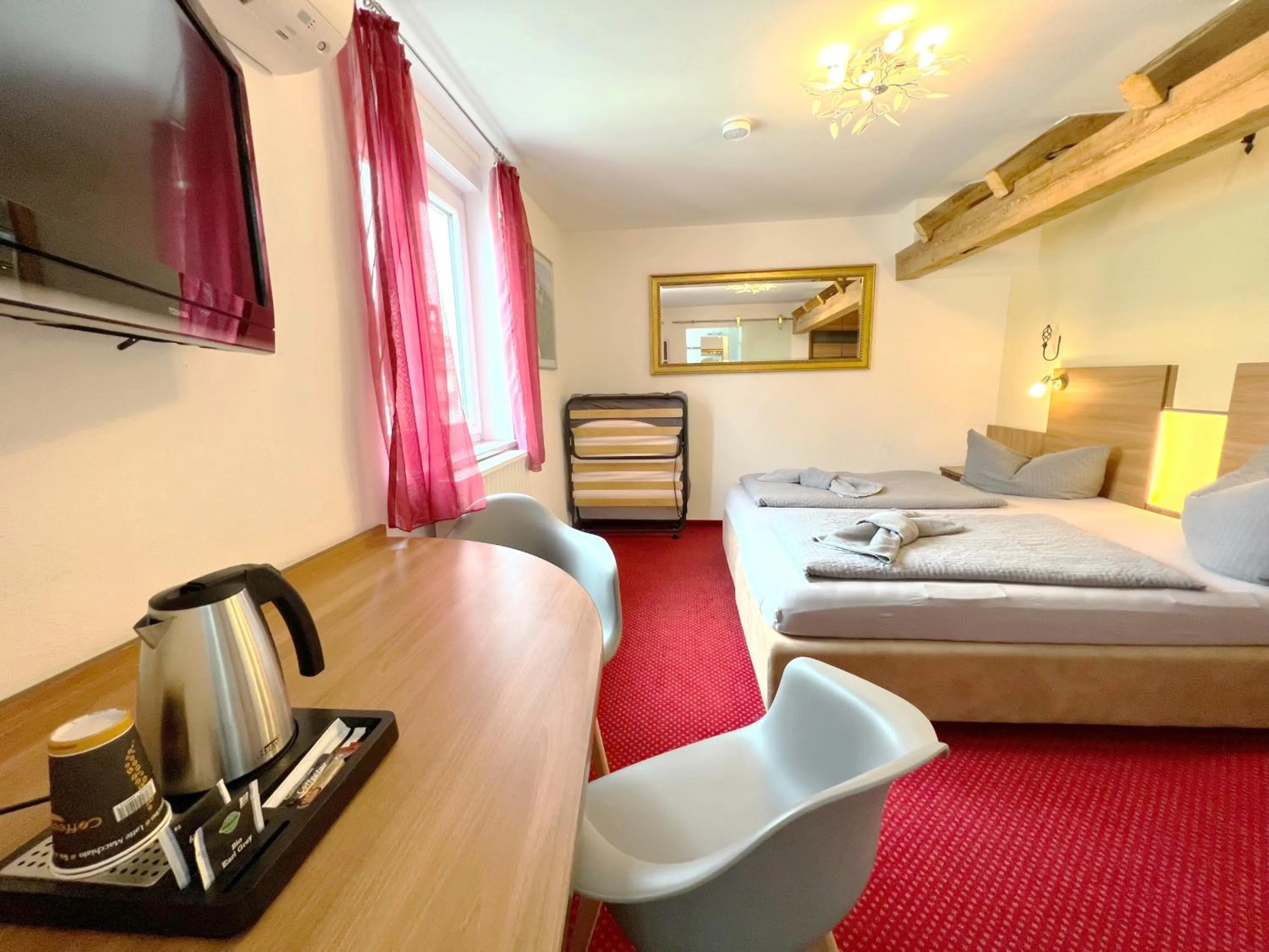 Photo of the whole room, Bed in BnB Fliegerhaeusle Hagnau 24h Self Check In