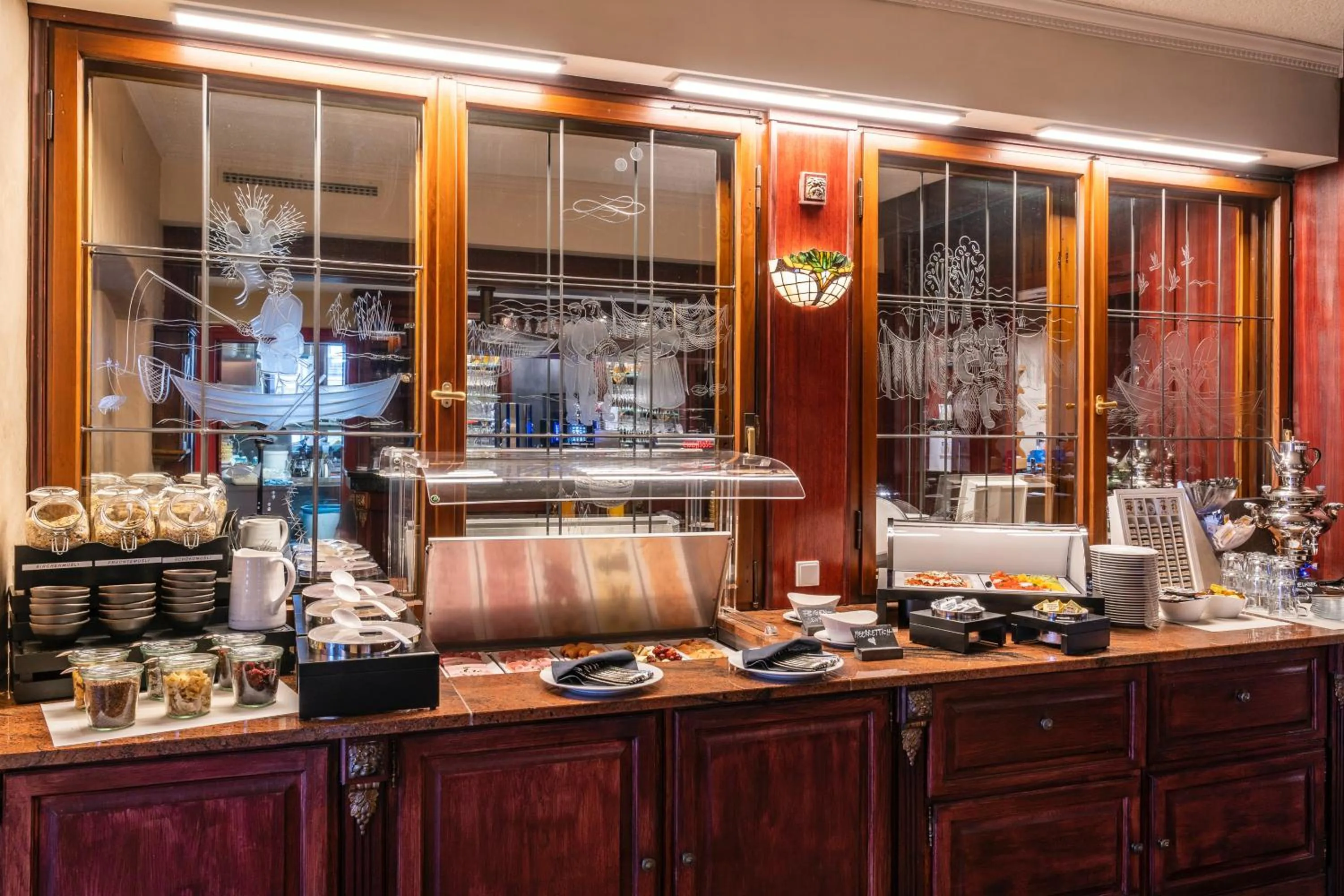 Restaurant/places to eat in BnB Fliegerhaeusle Hagnau 24h Self Check In