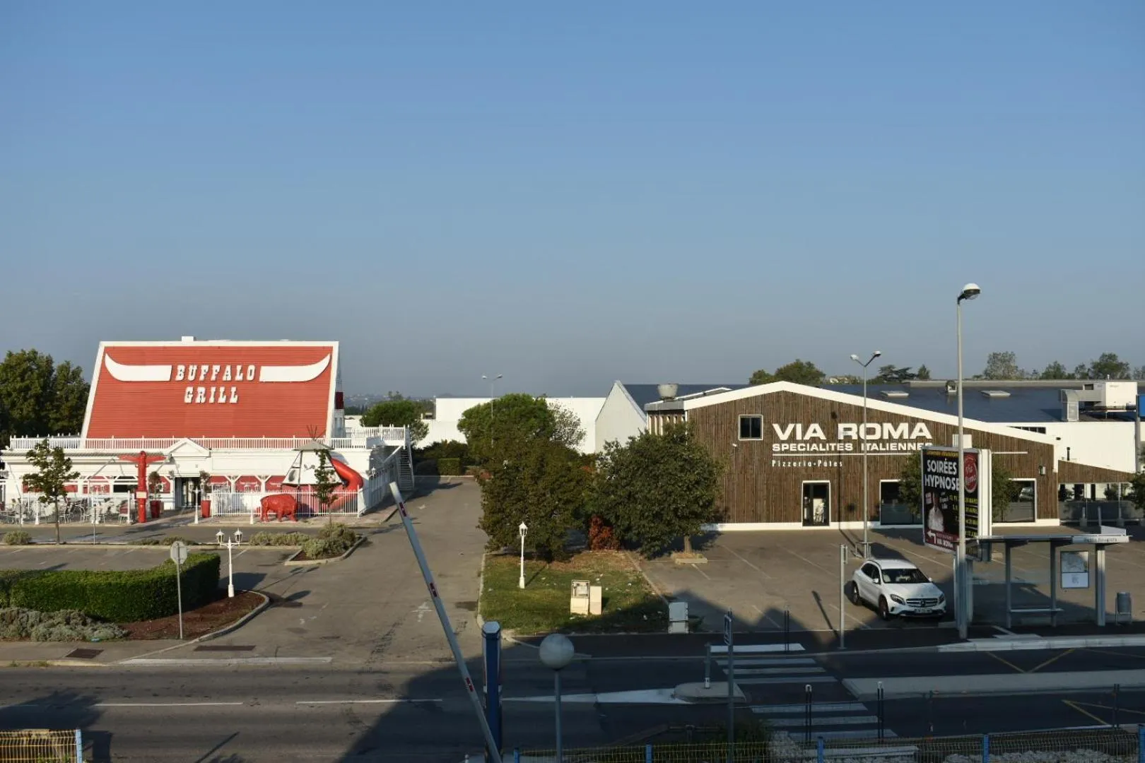 Restaurant/places to eat in Face West Le Pontet