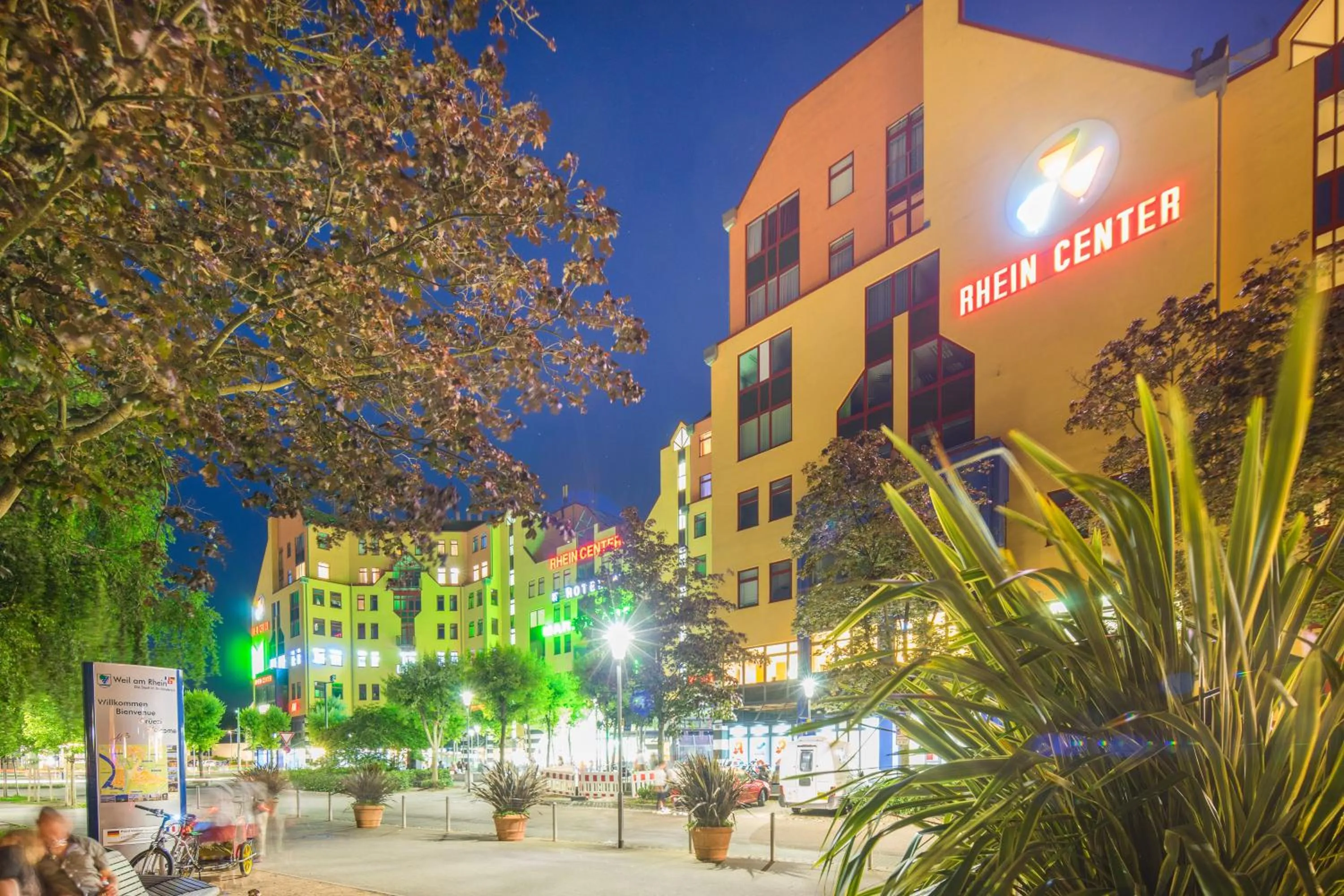 Property building in Maximilian Hotel & Apartments Weil am Rhein / Basel