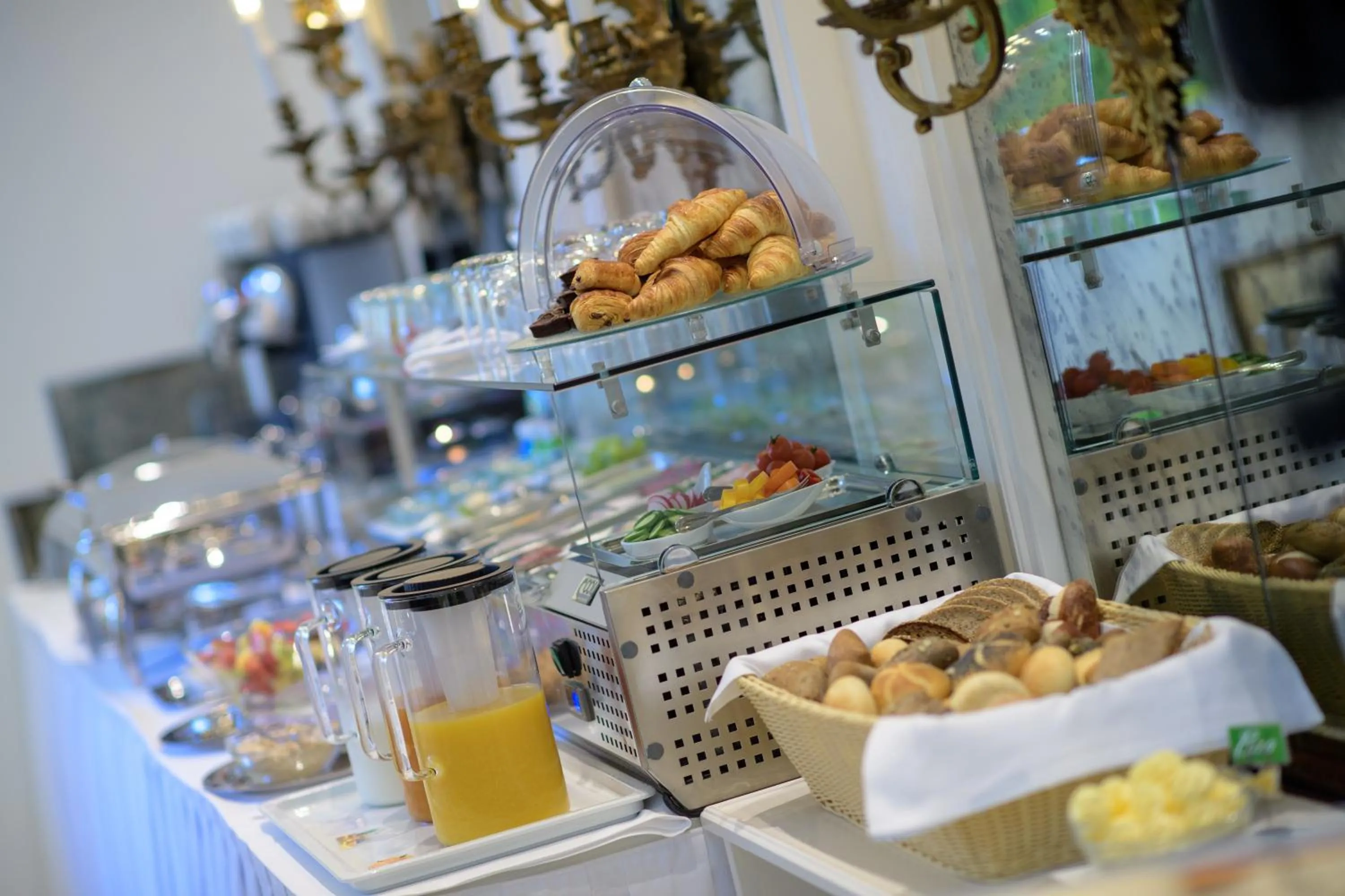 Buffet breakfast in Apartmenthotel Kaiser Karl