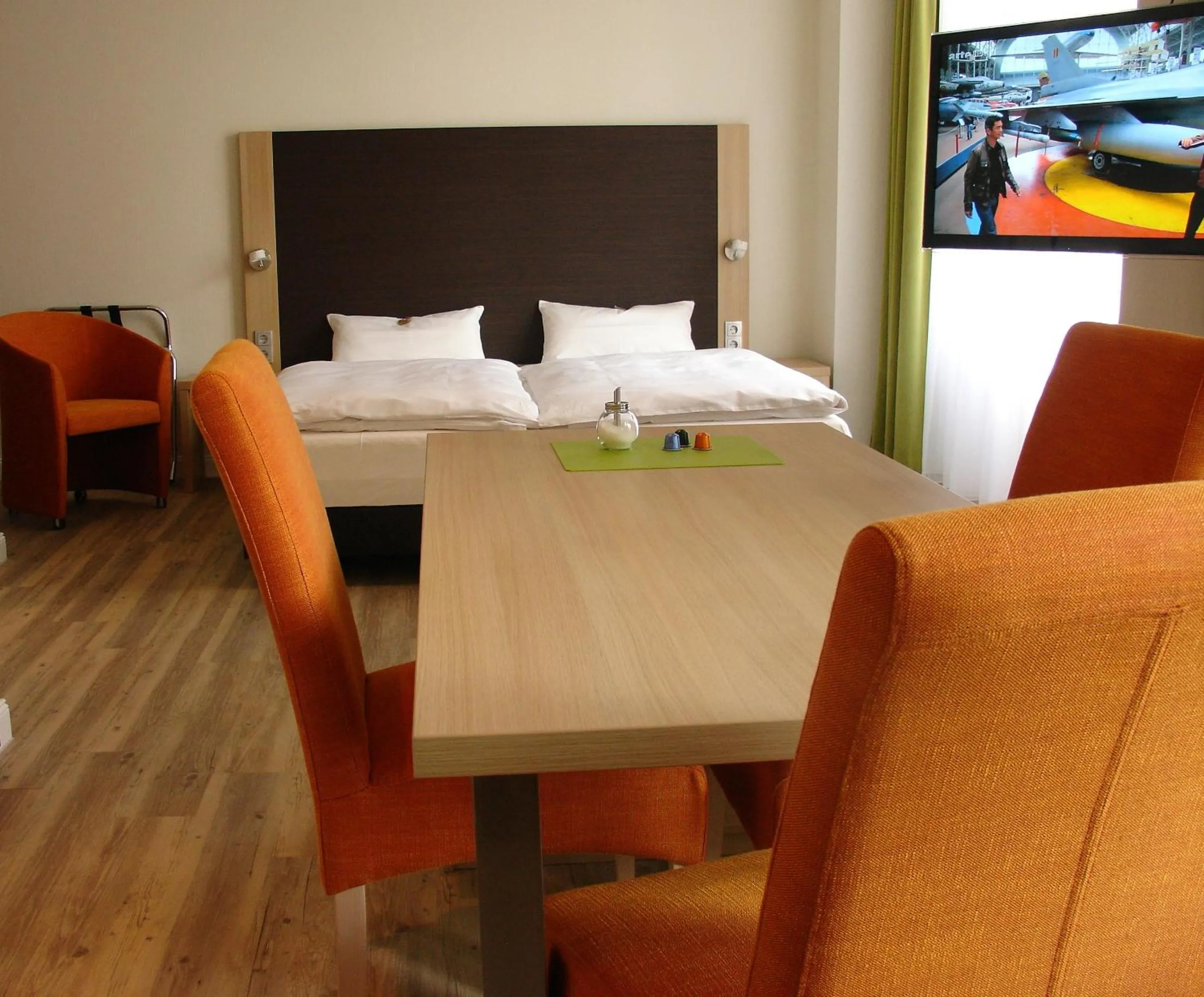 Photo of the whole room, Bed in Apartmenthotel Kaiser Karl