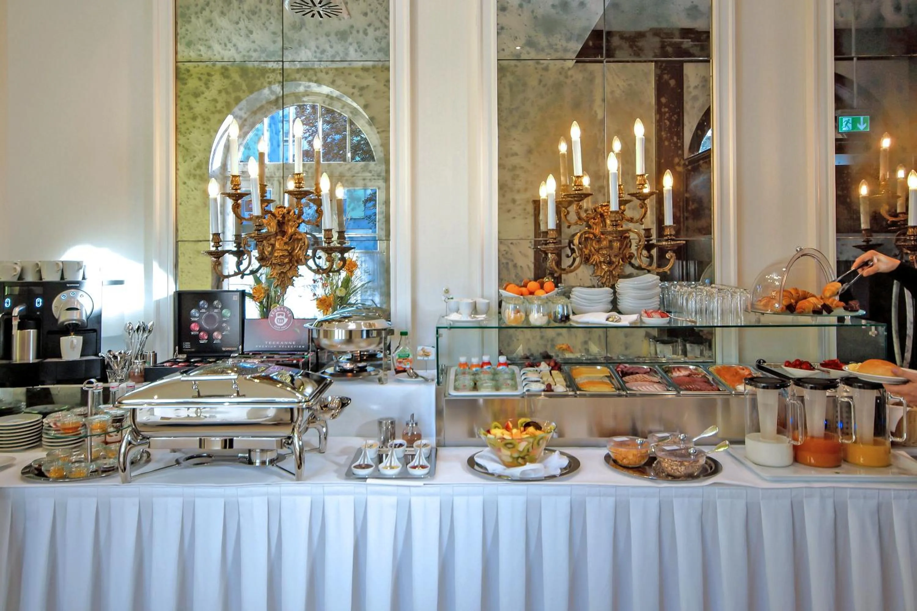 Buffet breakfast in Apartmenthotel Kaiser Karl