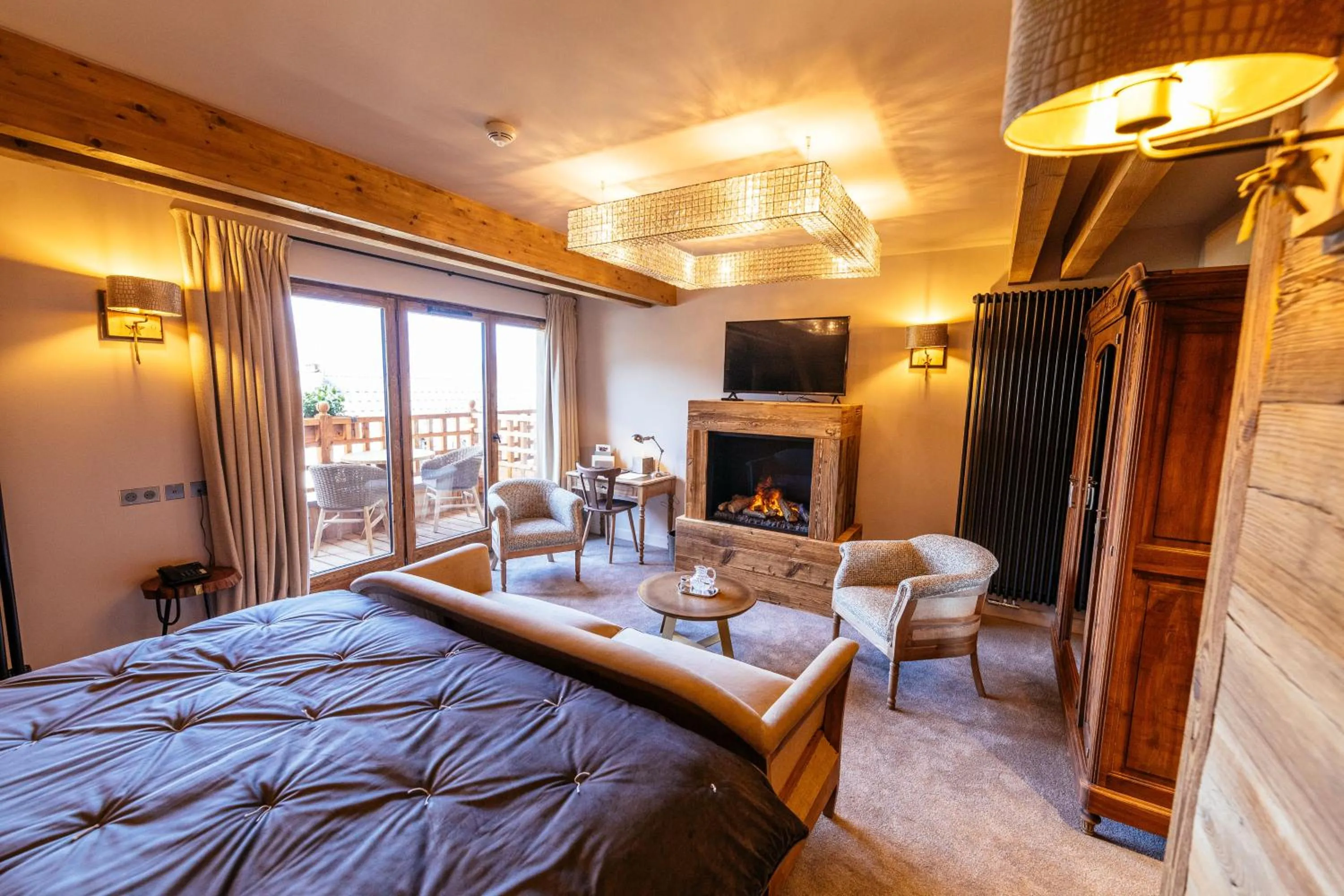 Photo of the whole room, Bed in Hotel Le V de Vaujany