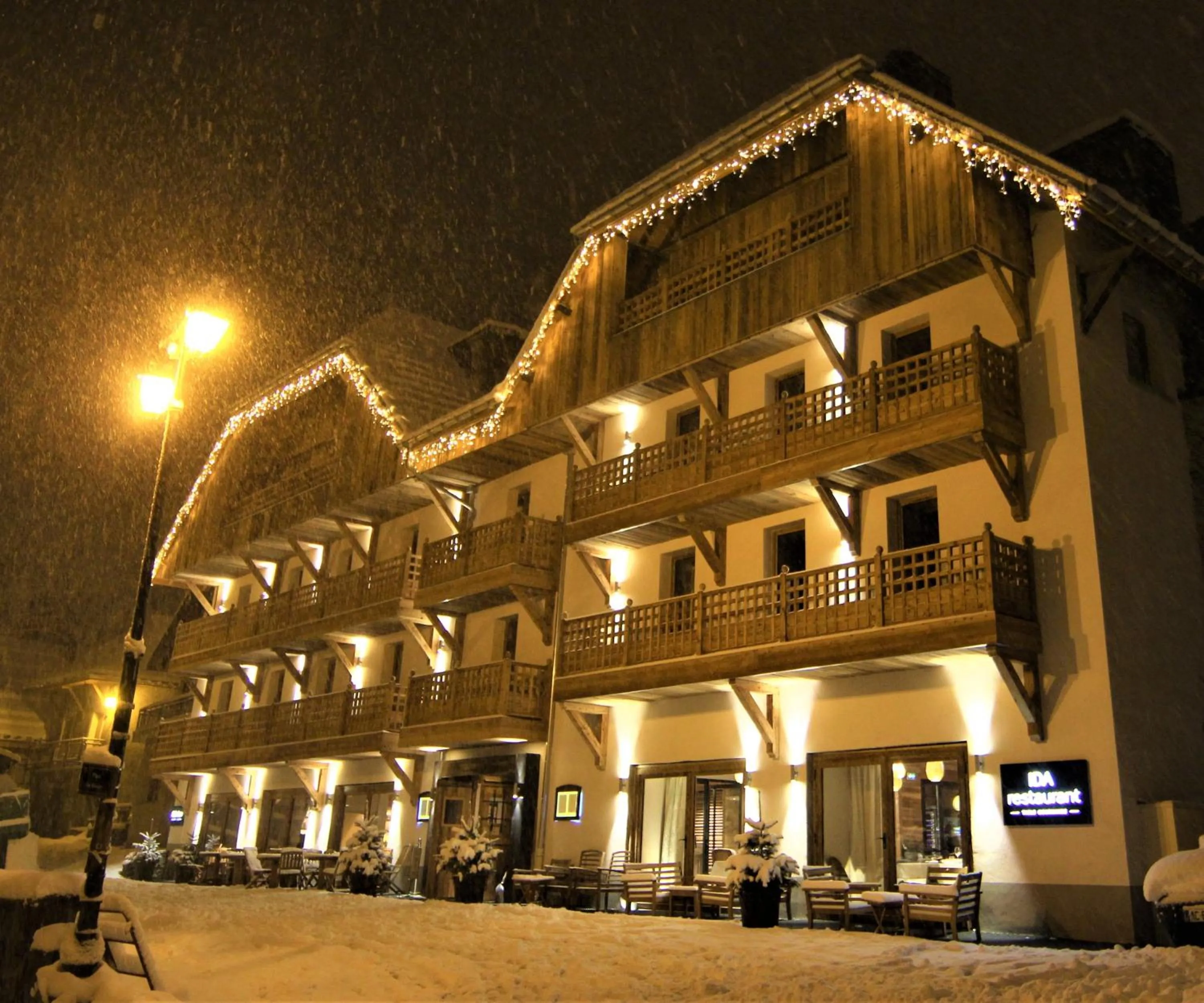 Facade/entrance in Hotel Le V de Vaujany