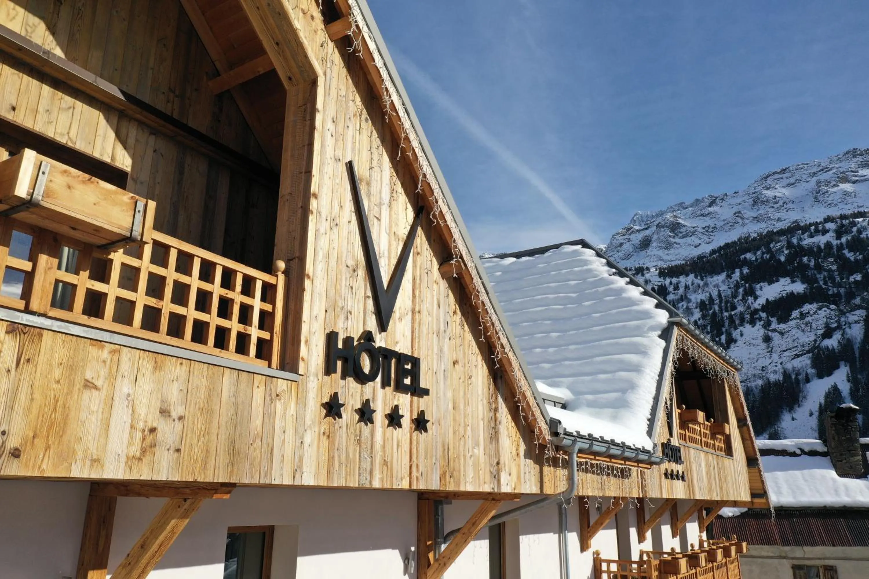 Property building in Hotel Le V de Vaujany