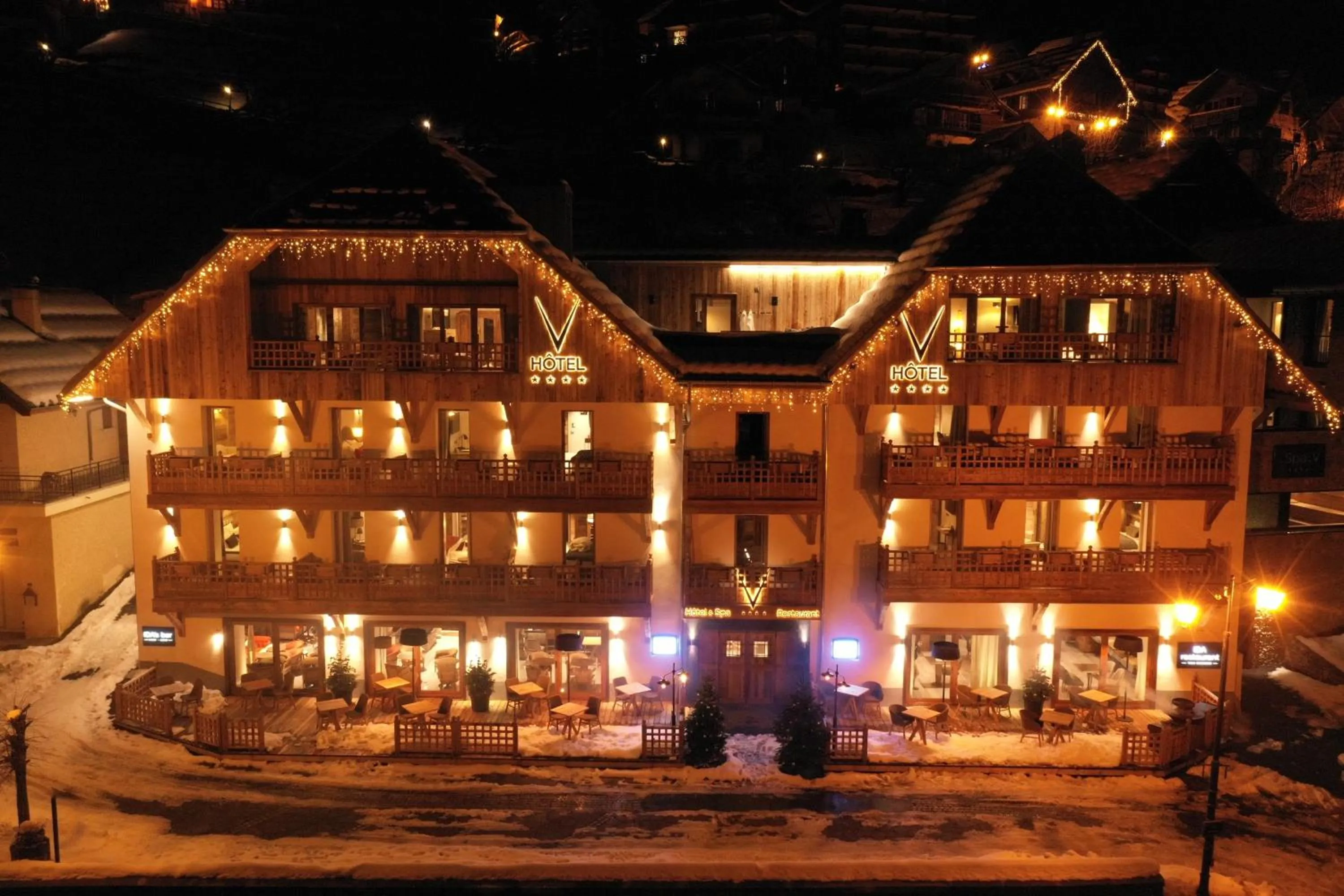 Property building in Hotel Le V de Vaujany