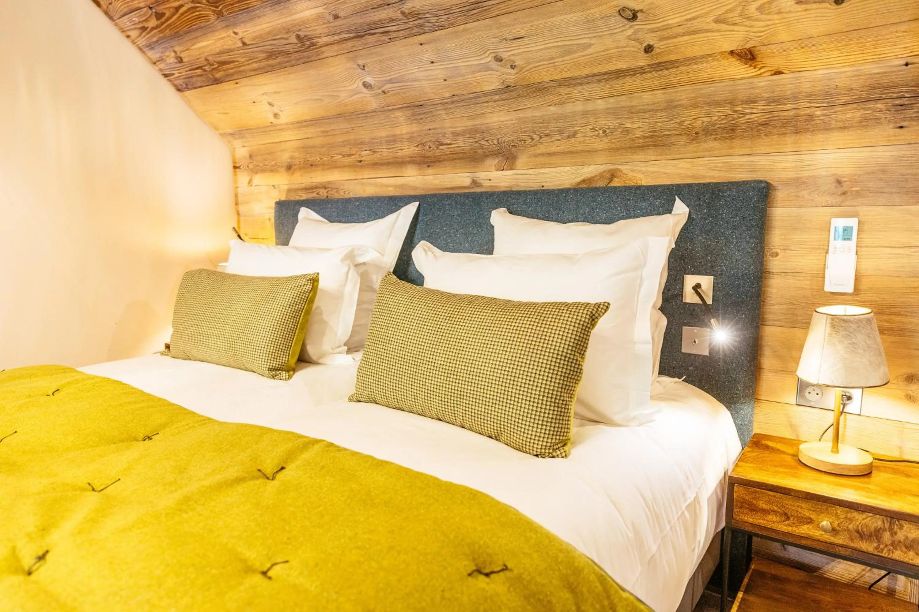 Bed in Hotel Le V de Vaujany