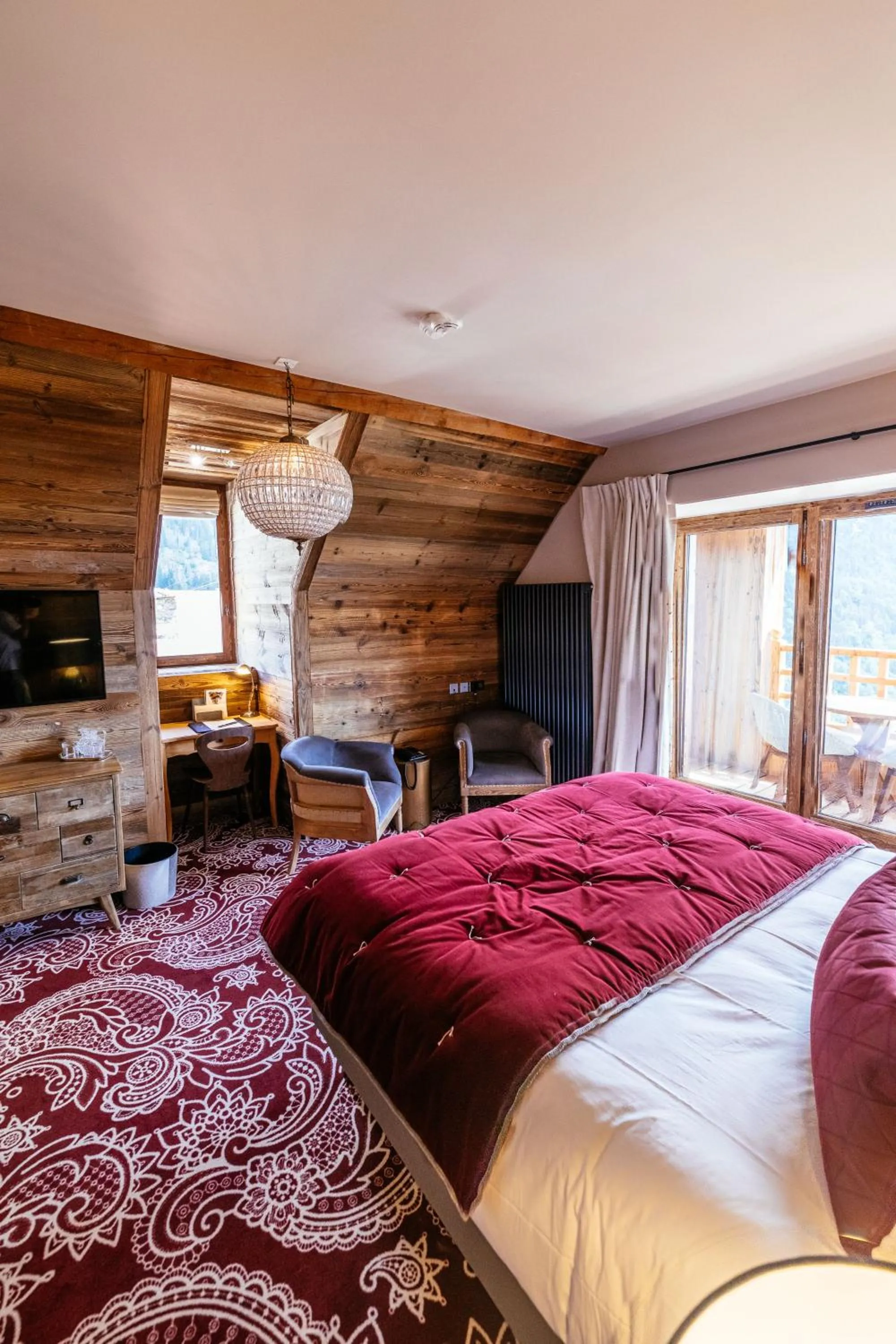 Photo of the whole room, Bed in Hotel Le V de Vaujany