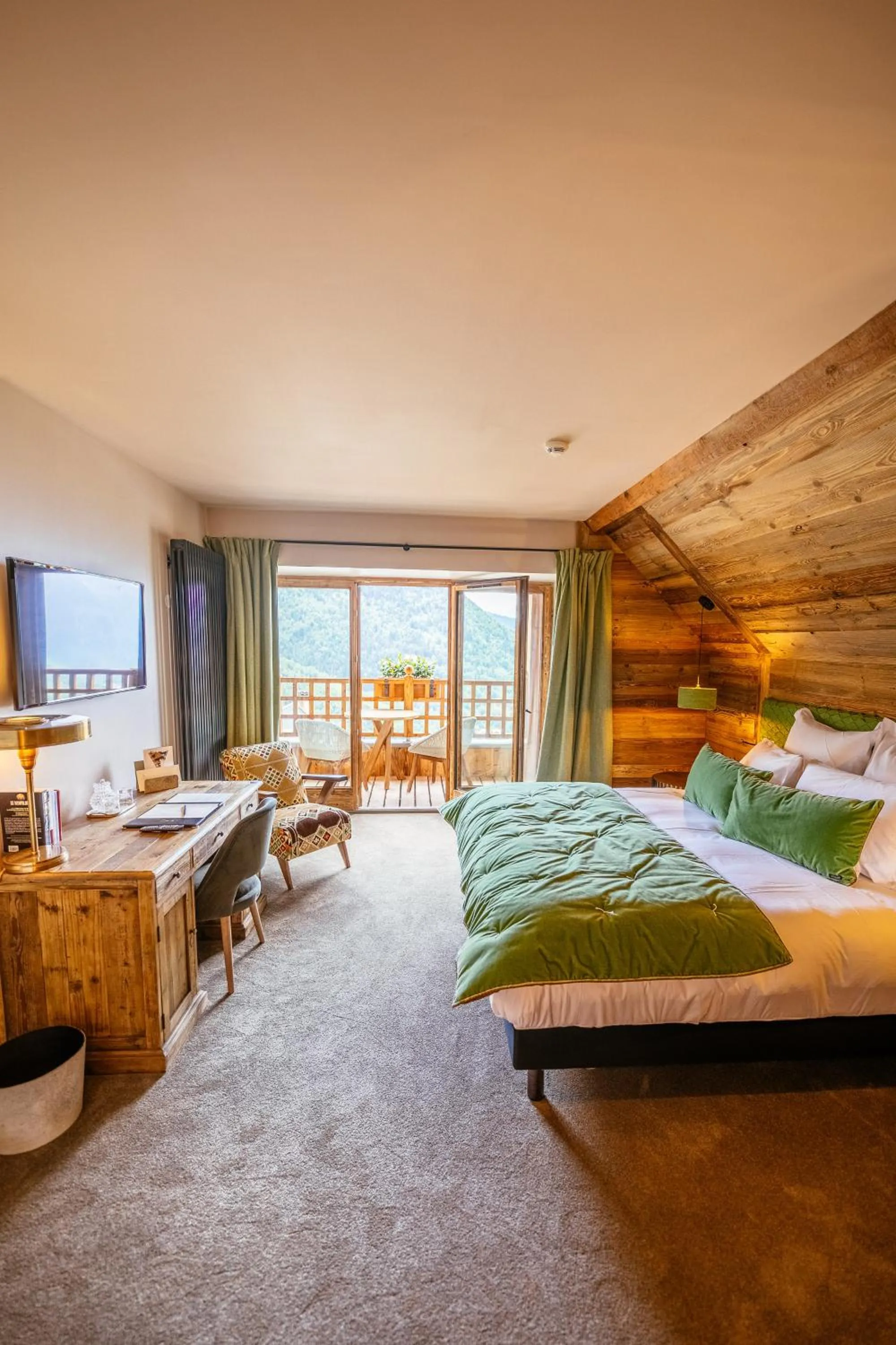 Bed in Hotel Le V de Vaujany