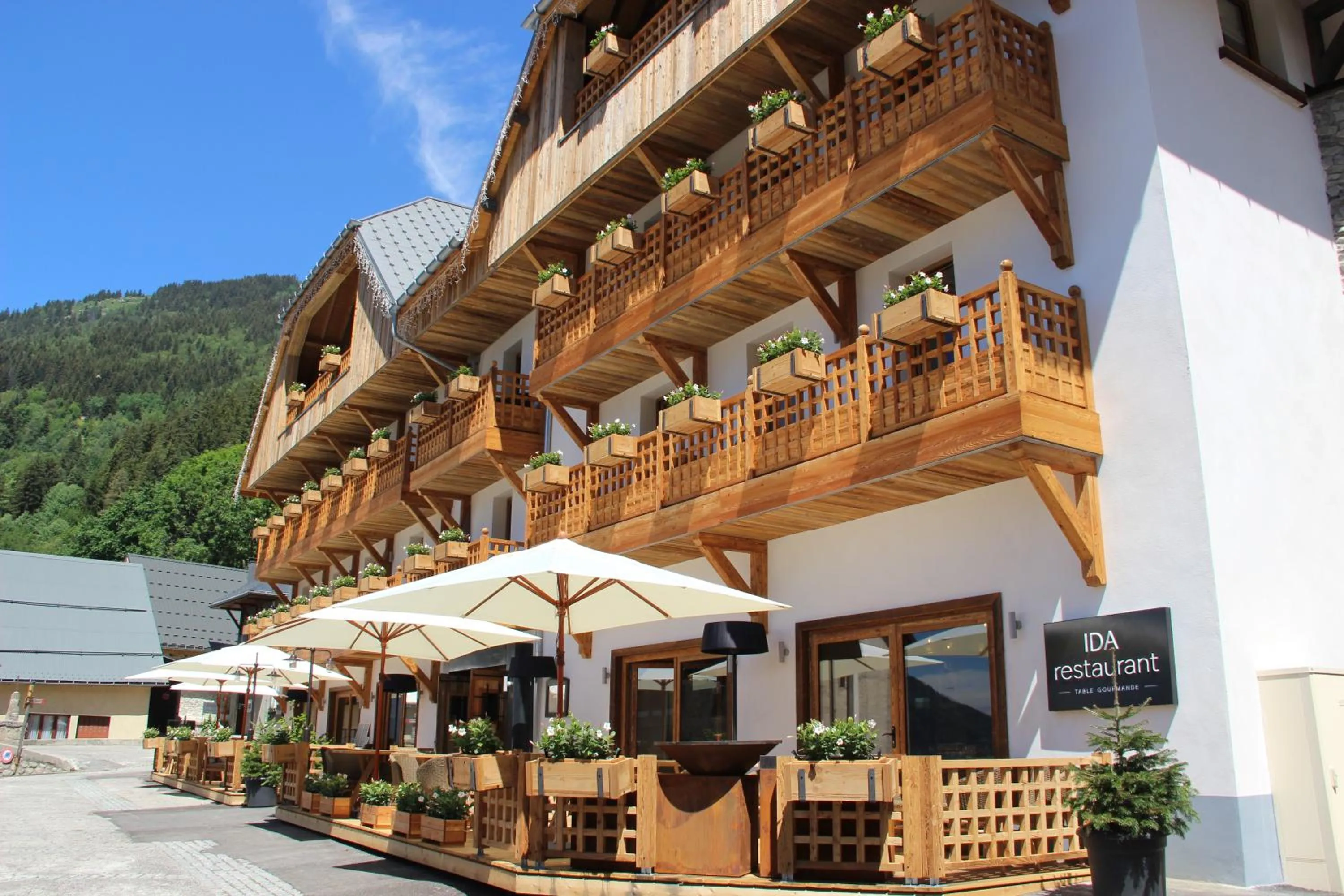 Patio in Hotel Le V de Vaujany
