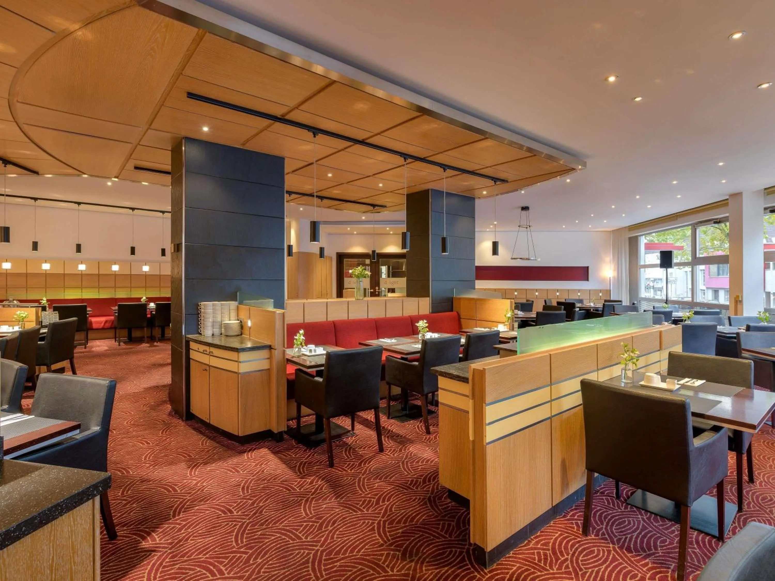 Restaurant/places to eat in Pullman Cologne