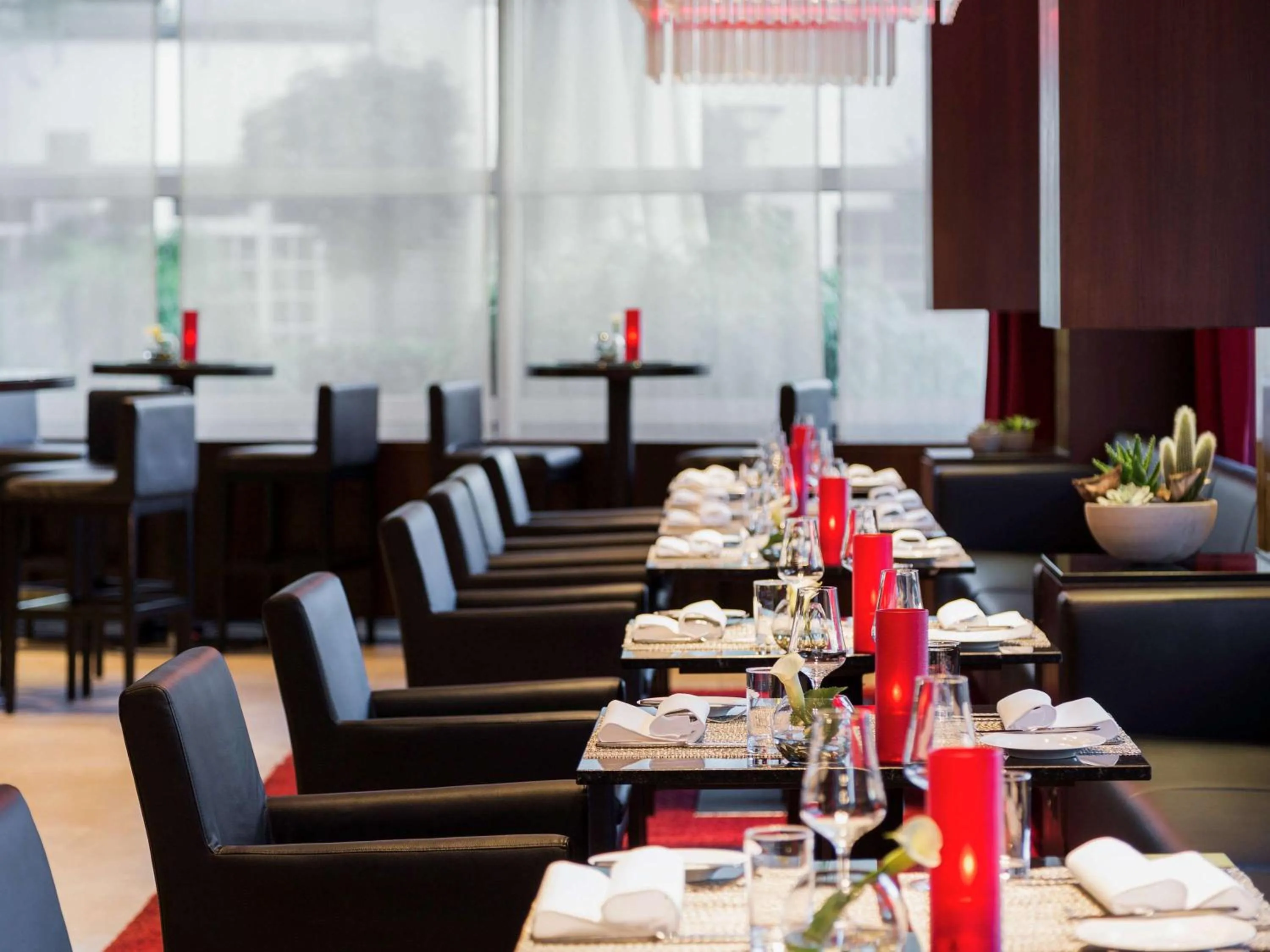 Restaurant/places to eat in Pullman Cologne