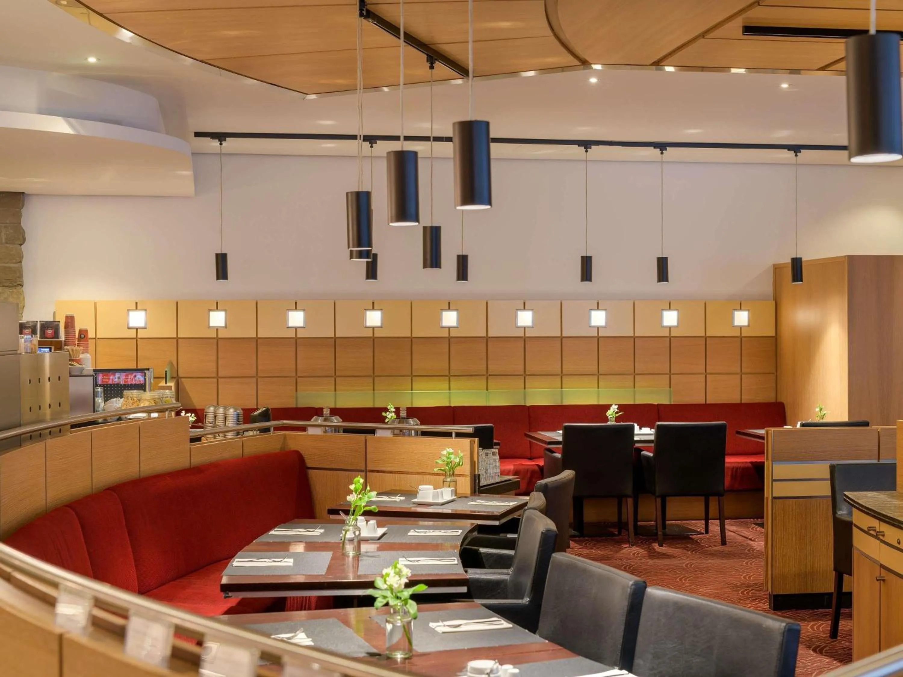 Restaurant/places to eat in Pullman Cologne