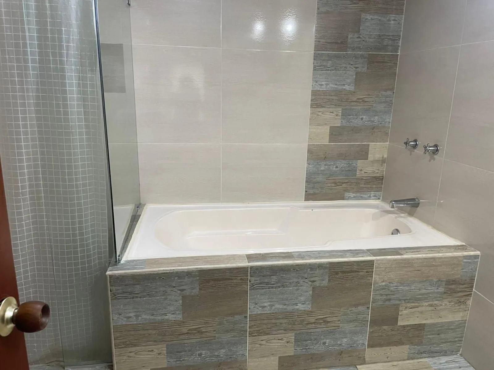 Bathroom in Hotel Charthon Barranquilla