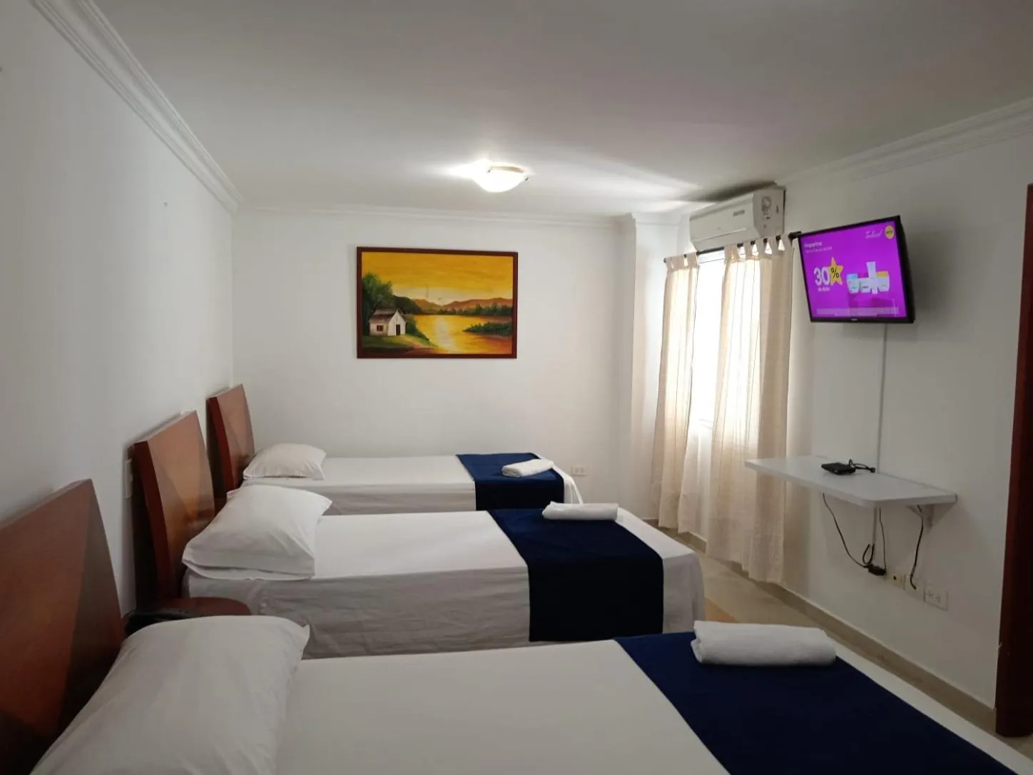 Photo of the whole room in Hotel Charthon Barranquilla