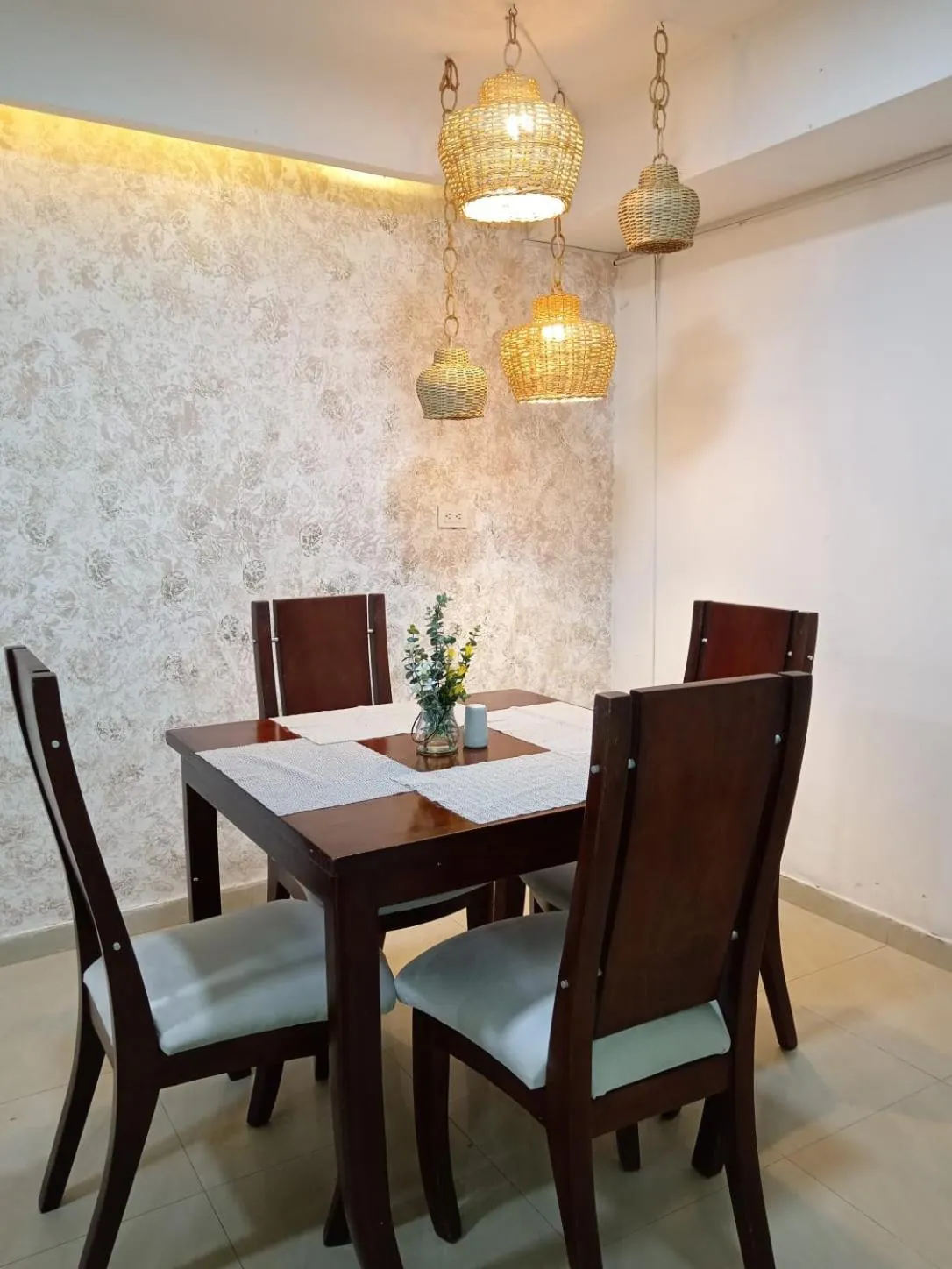Dining area in Hotel Charthon Barranquilla