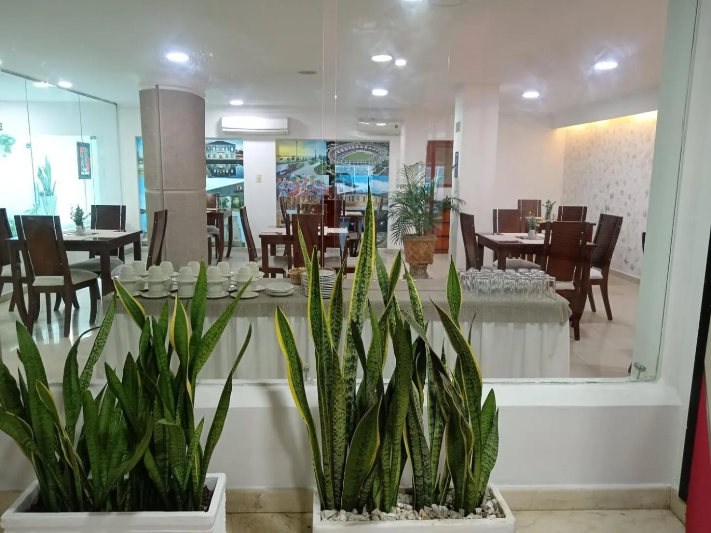 Restaurant/places to eat in Hotel Charthon Barranquilla