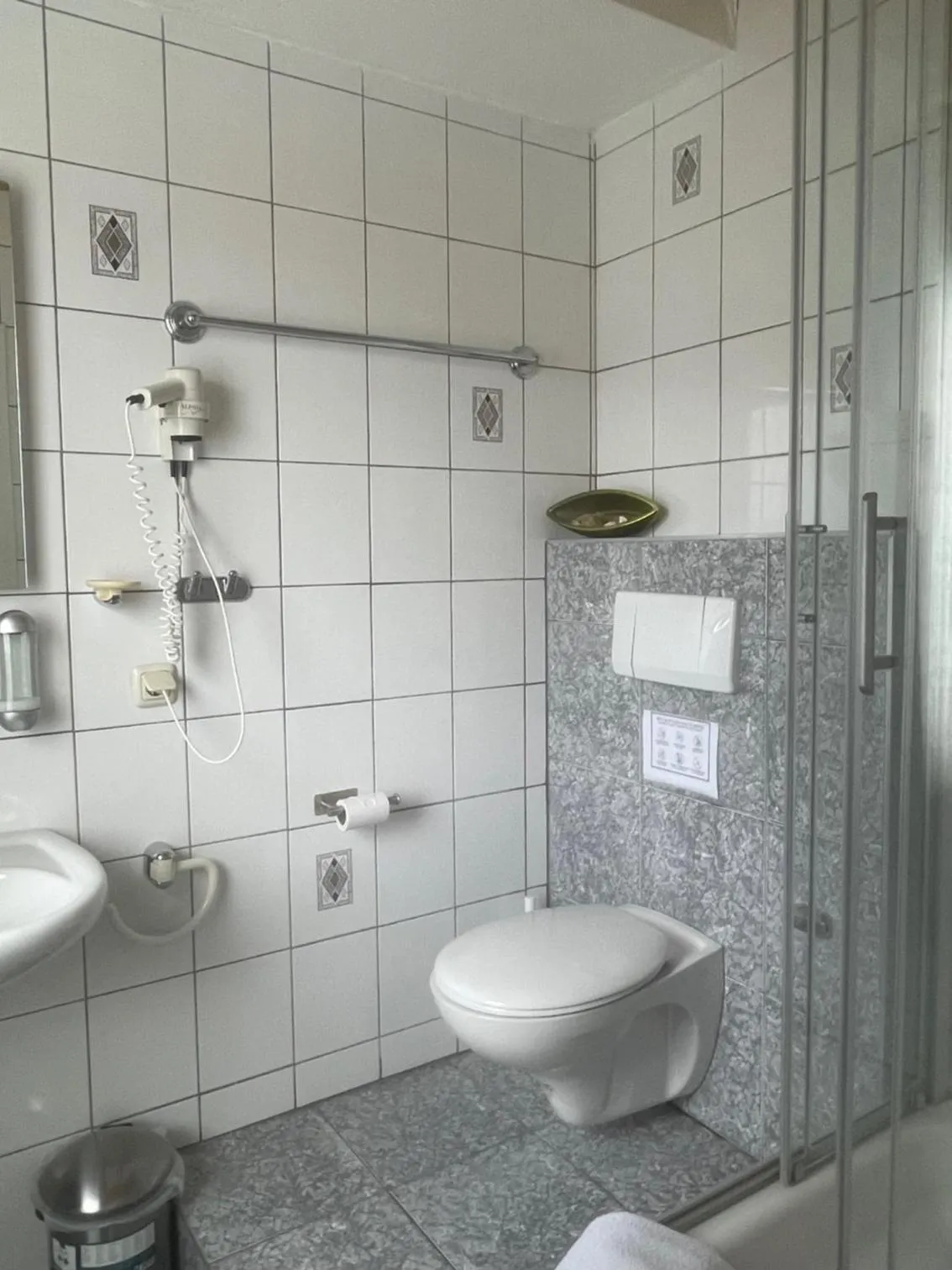 Toilet in Hotel Schäfer