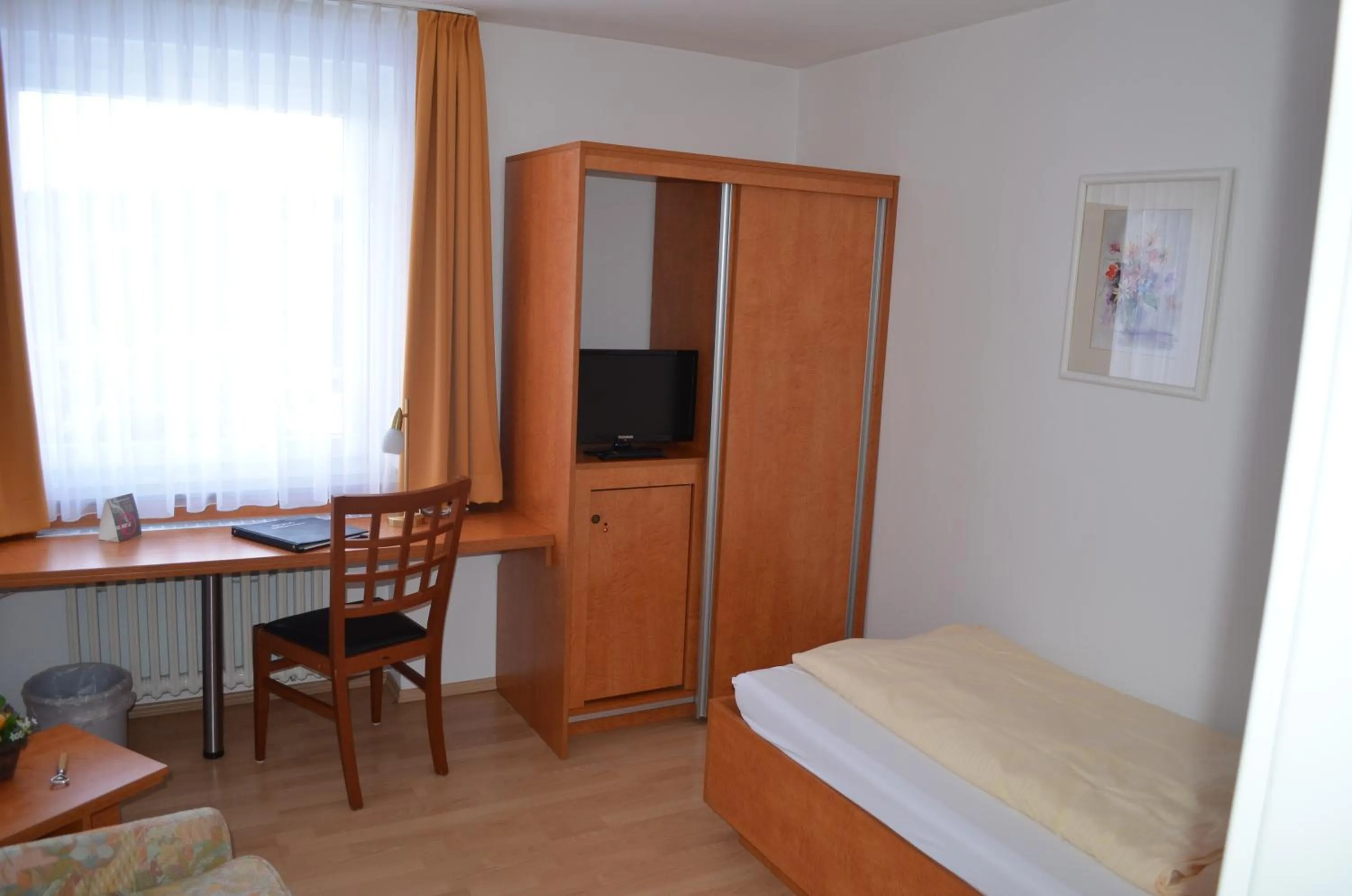 Bedroom, Bed in Gästehaus Wilgersdorf GmbH