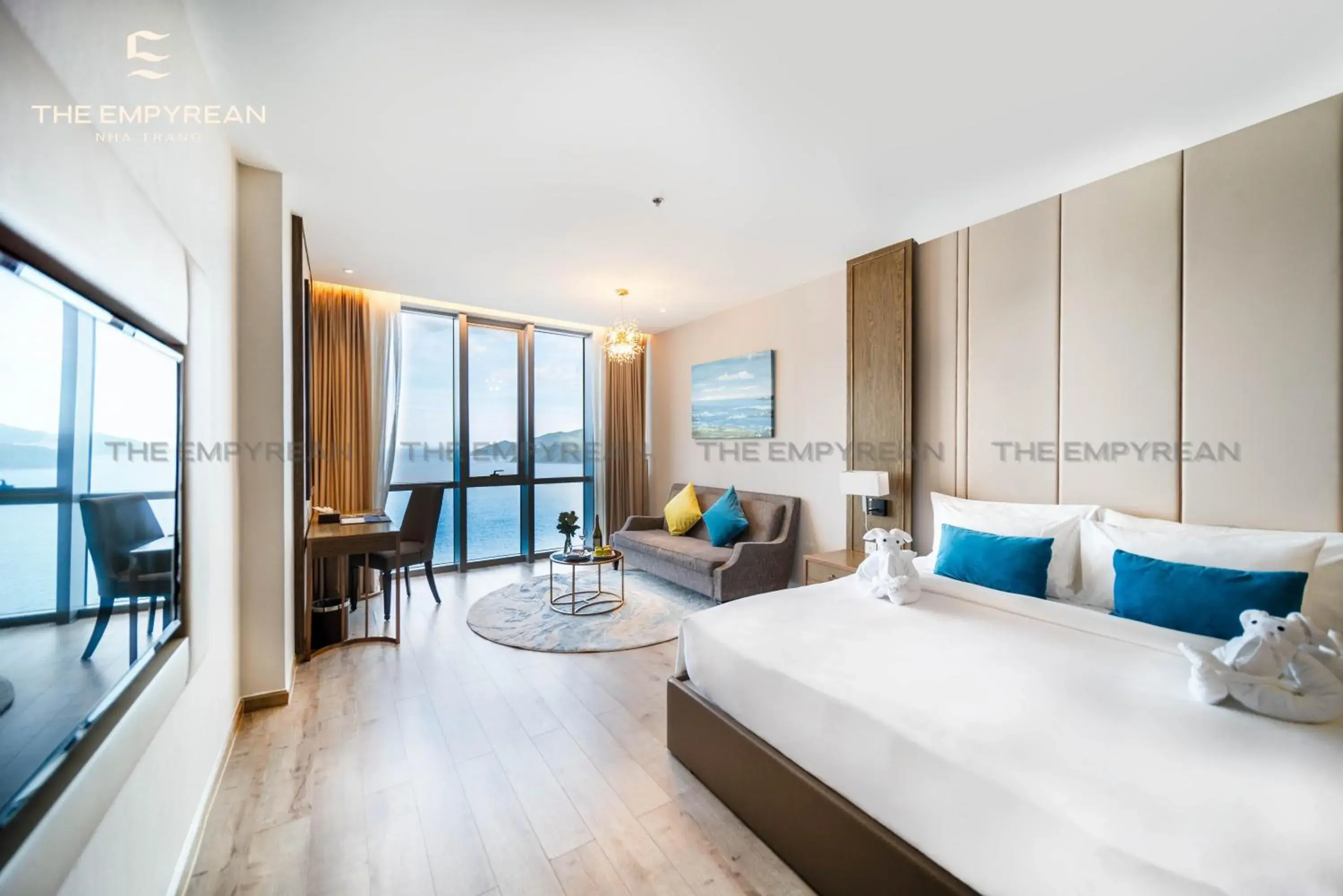 Deluxe King Room with Sea View in The Empyrean Nha Trang Deluxe King Room with Sea View in The Empyrean Nha Trang