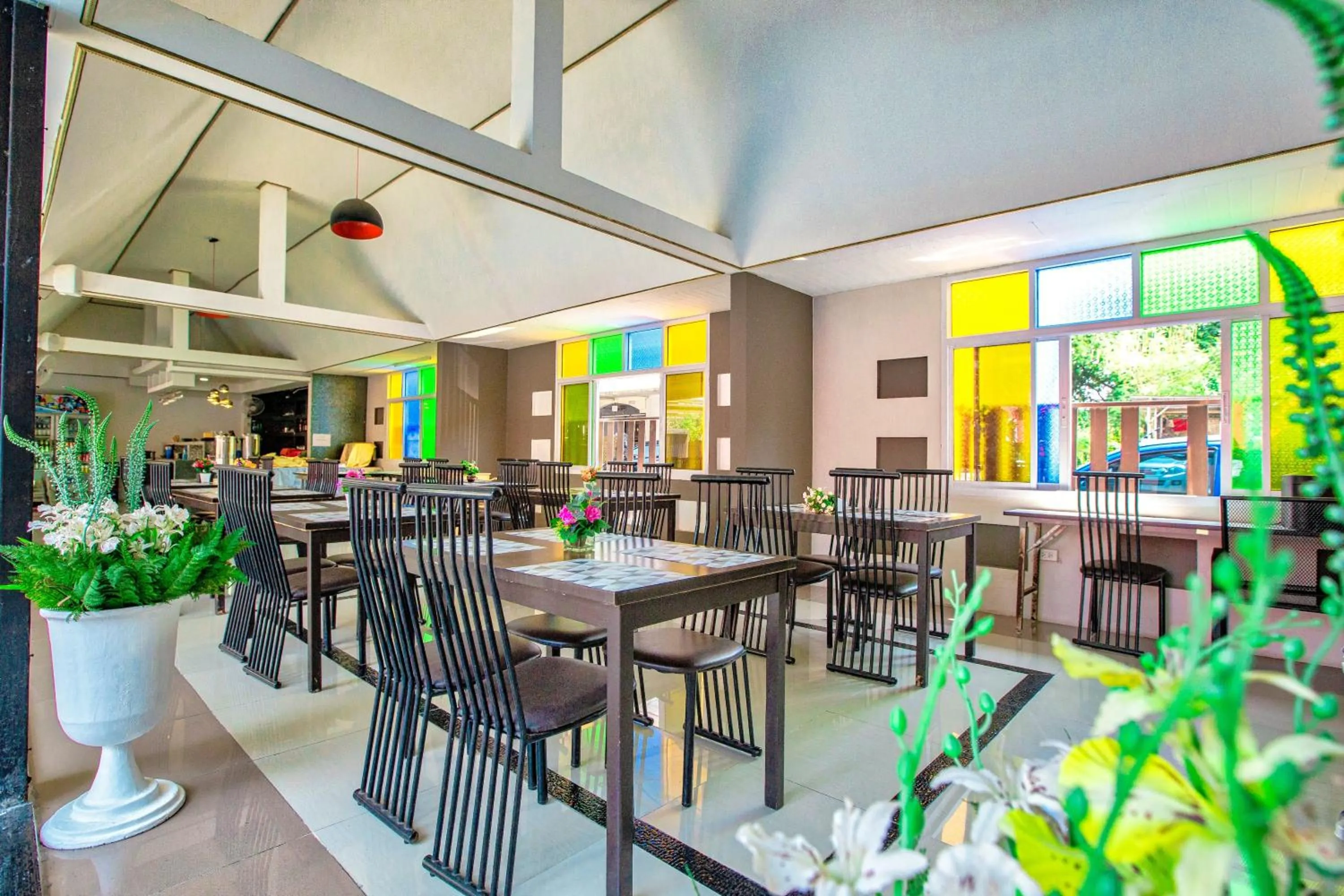 Restaurant/places to eat in The Train Resort