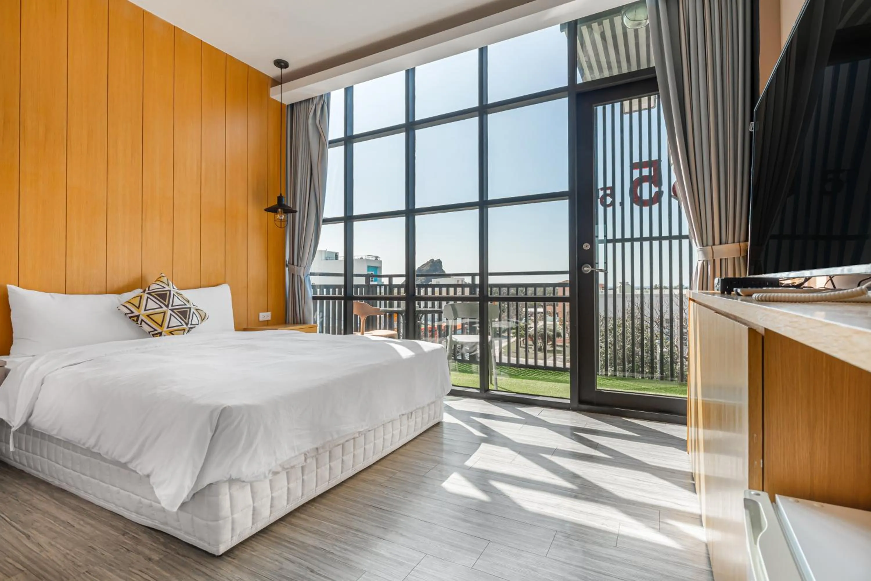 Photo of the whole room, Bed in 35.5 Inn