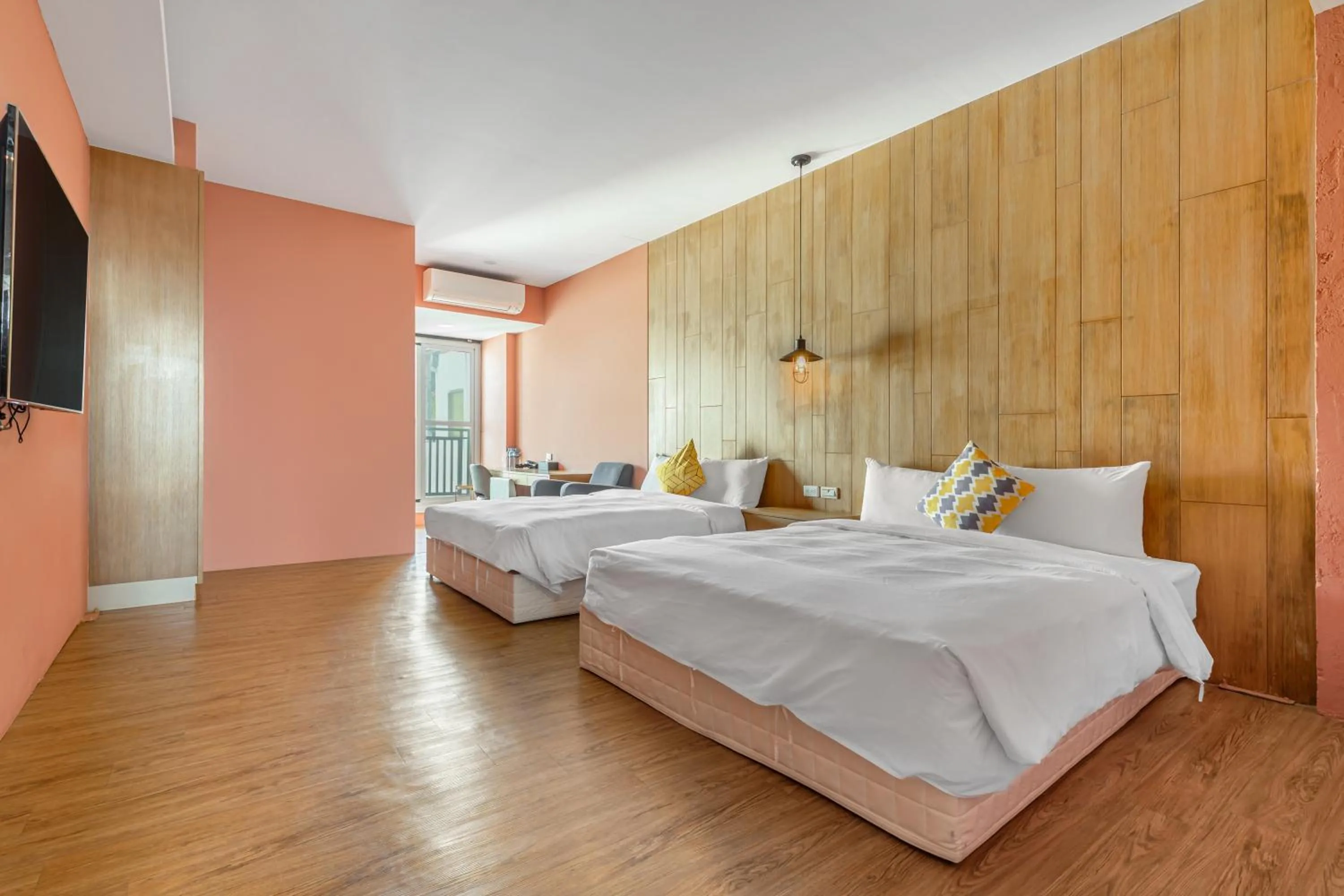 Photo of the whole room, Bed in 35.5 Inn