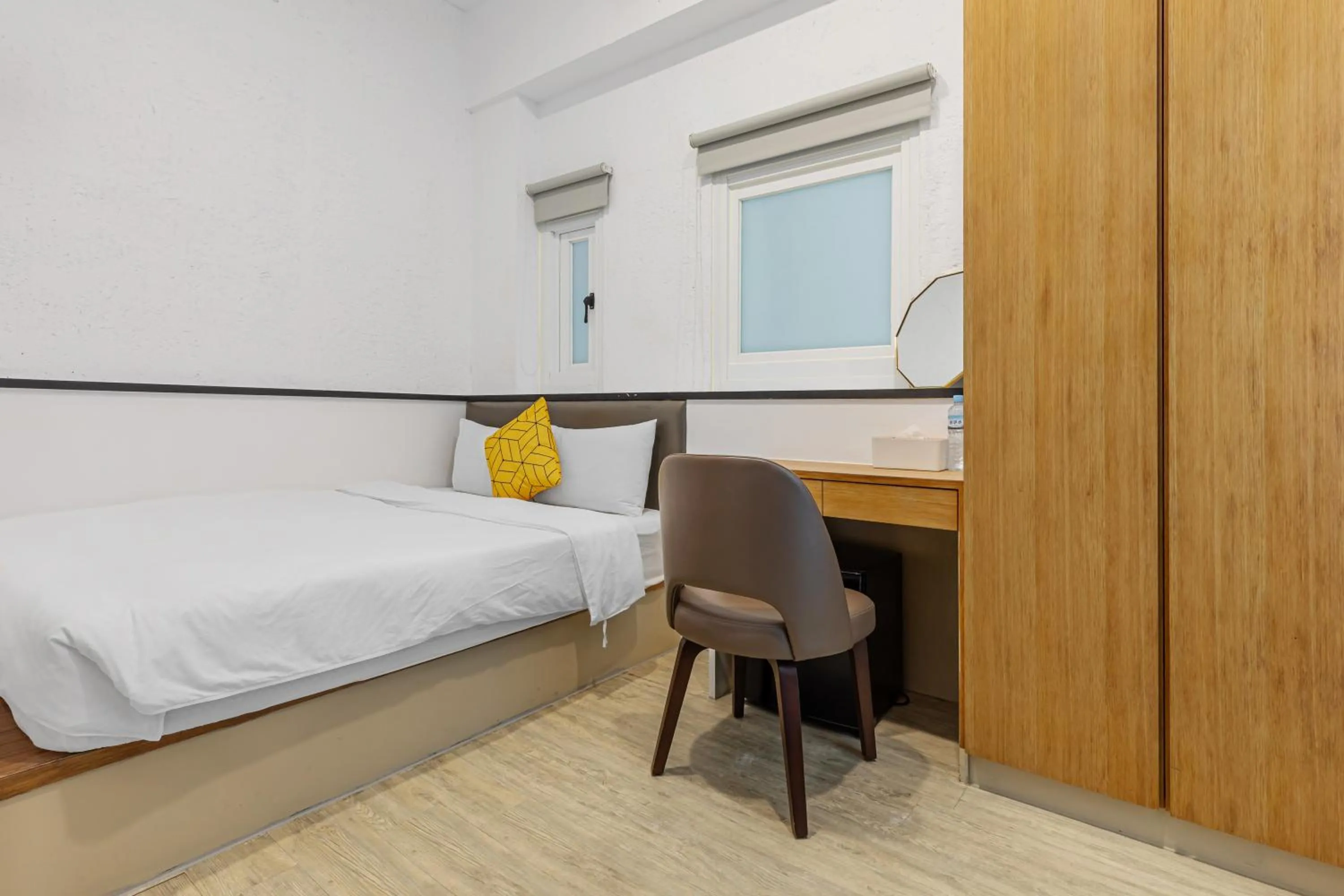 Photo of the whole room, Bed in 35.5 Inn