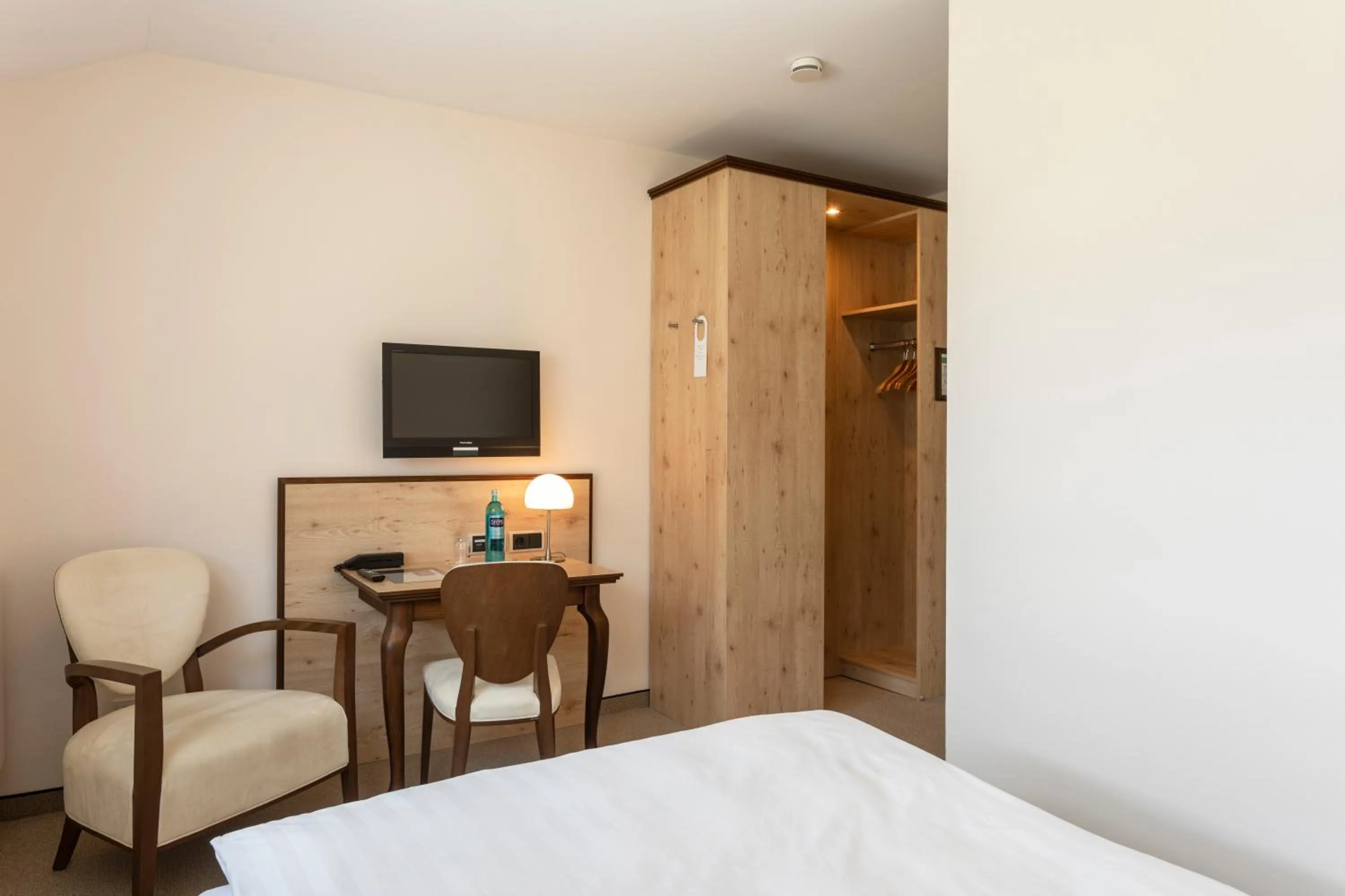 Photo of the whole room, Bed in Hotel im Auerbachtal