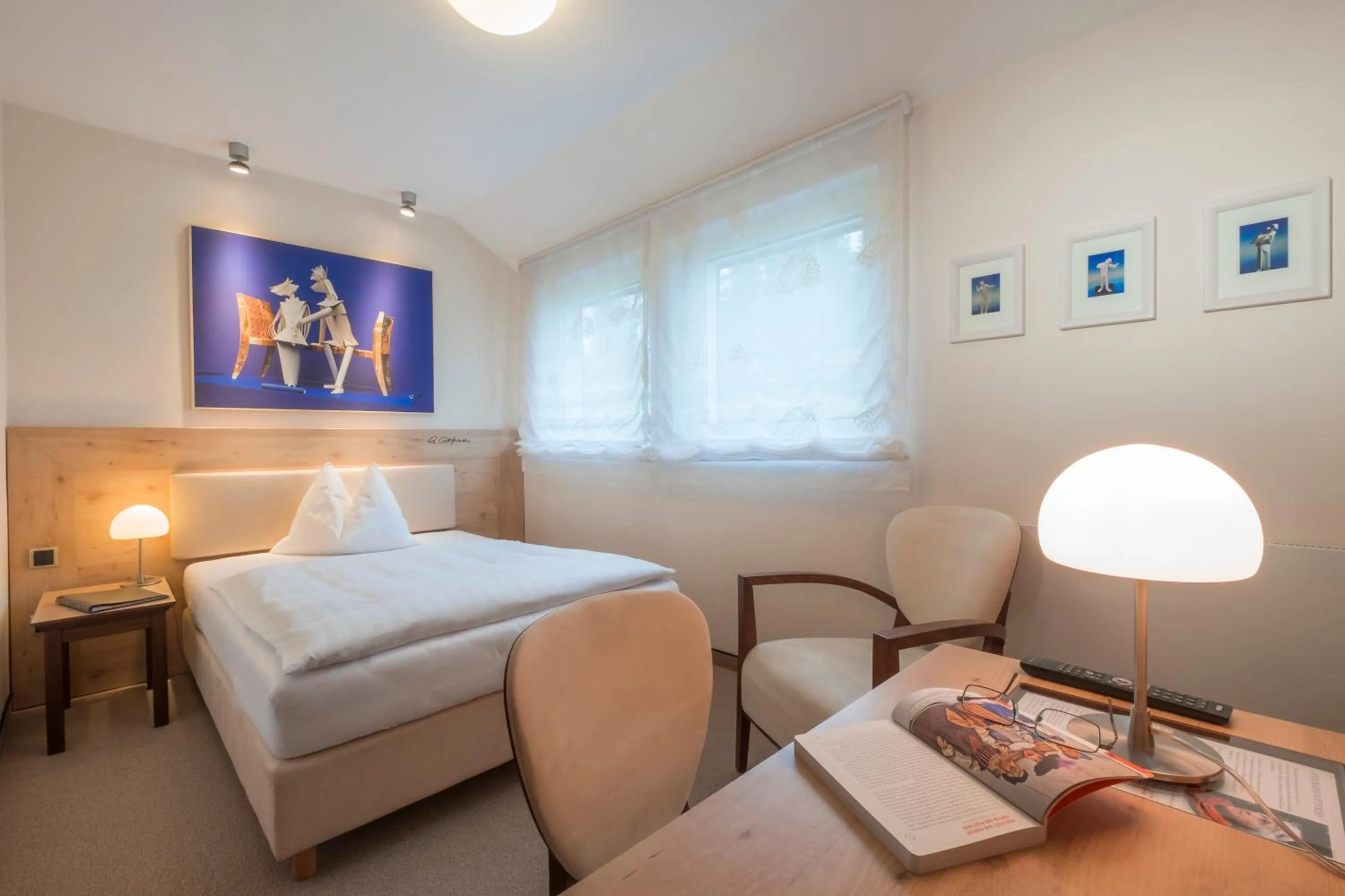 Photo of the whole room, Bed in Hotel im Auerbachtal