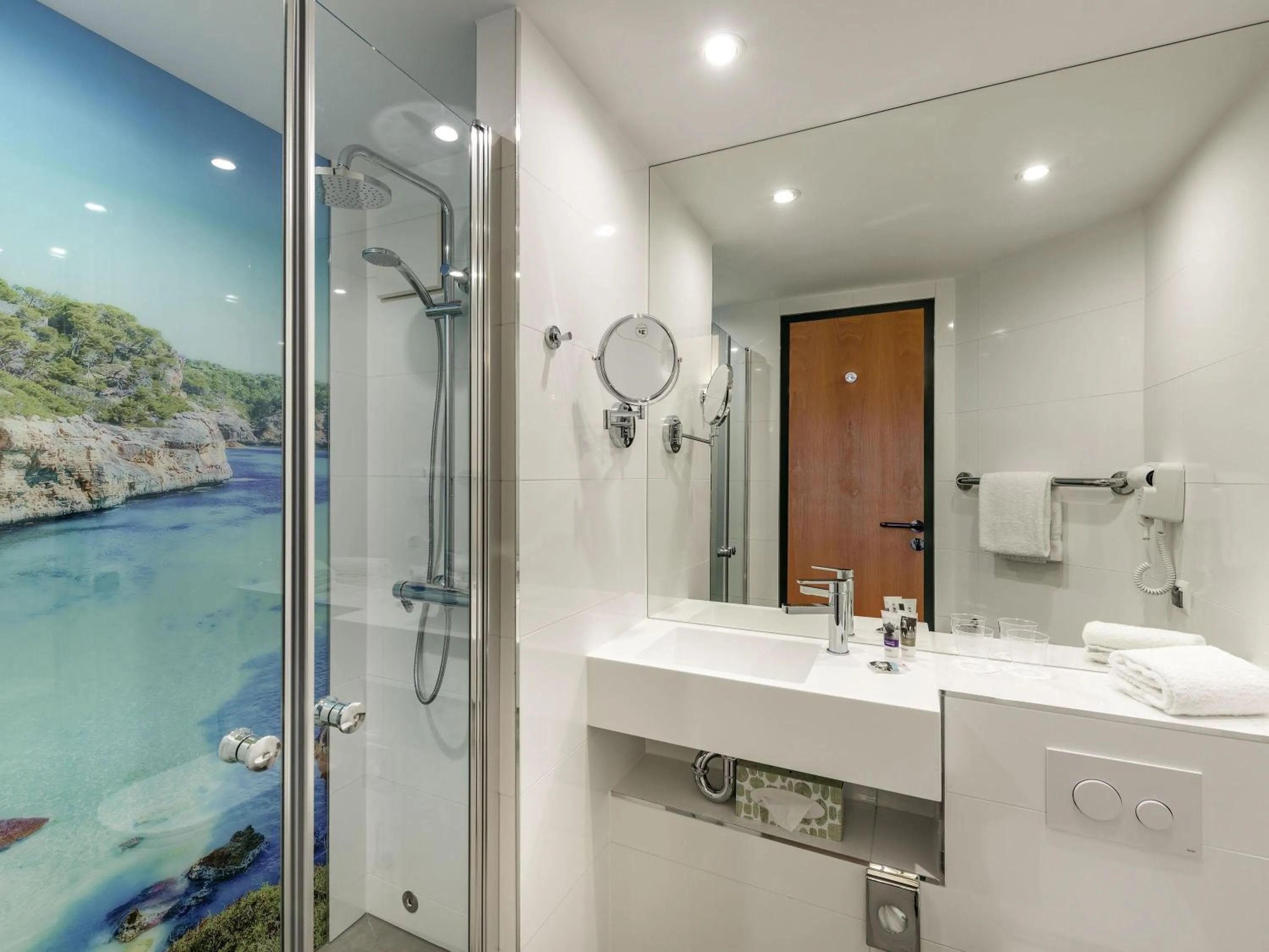 Bedroom in Mercure Hotel Düsseldorf Ratingen