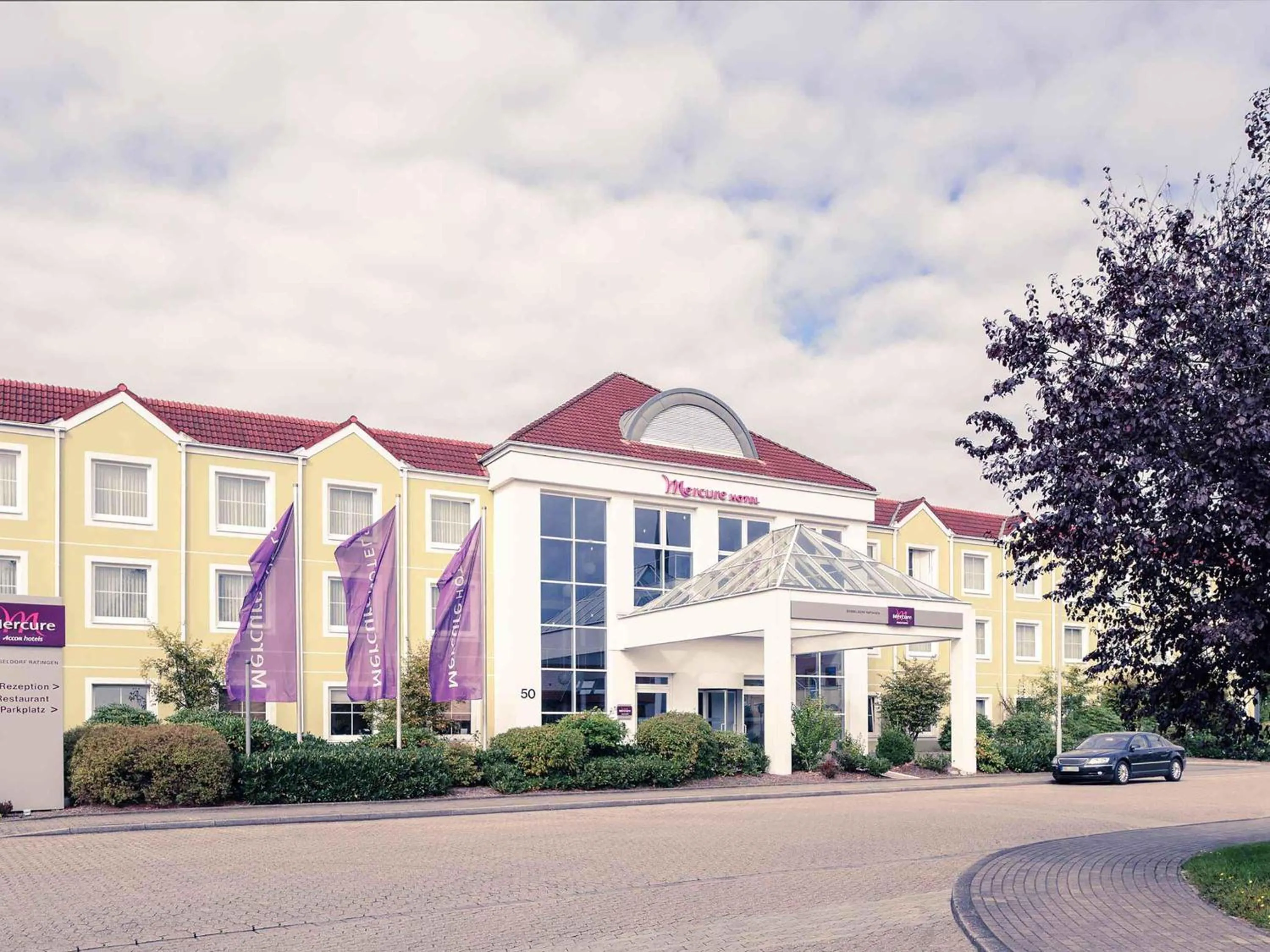 Property building in Mercure Hotel Düsseldorf Ratingen