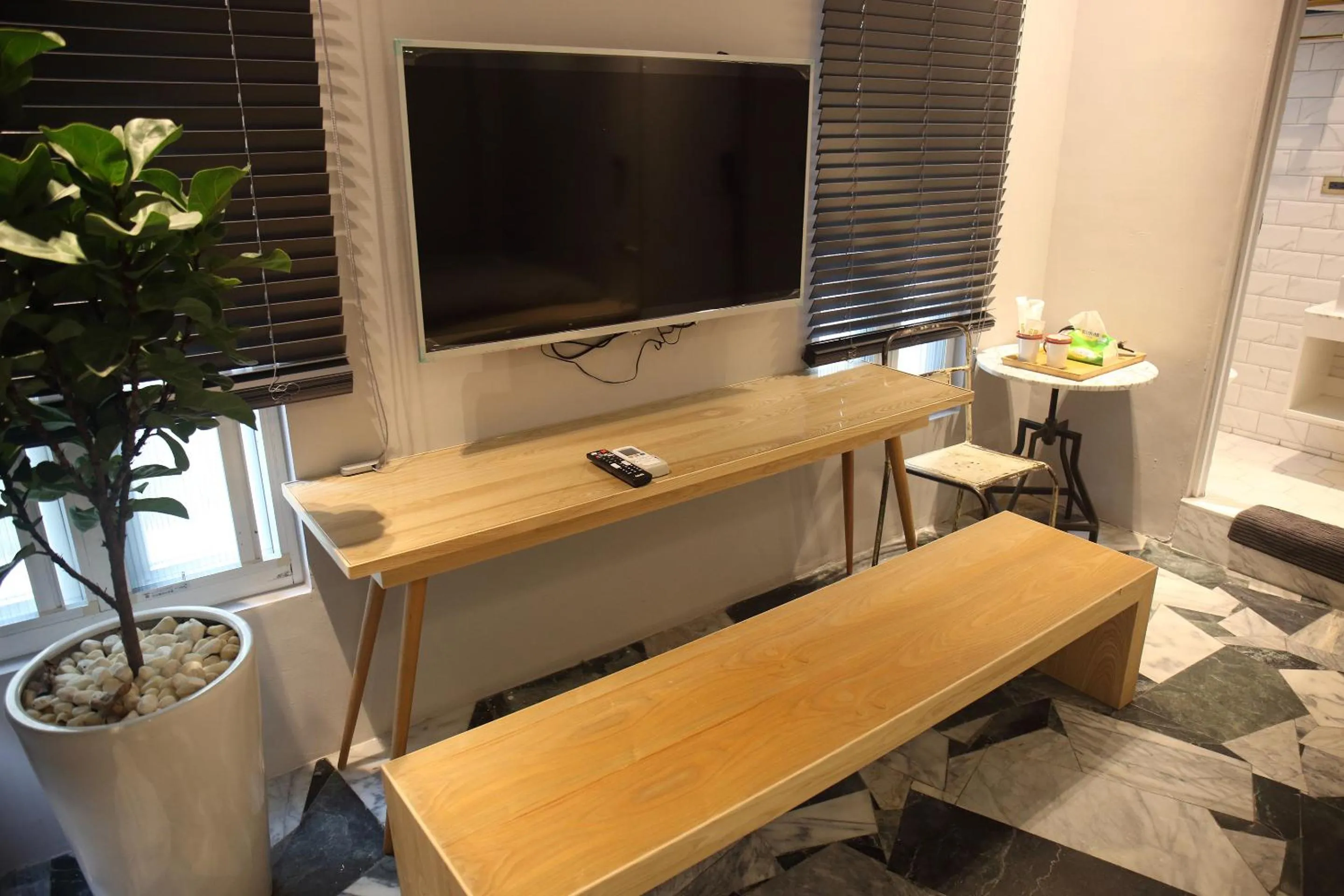 TV and multimedia in Spring Guest House